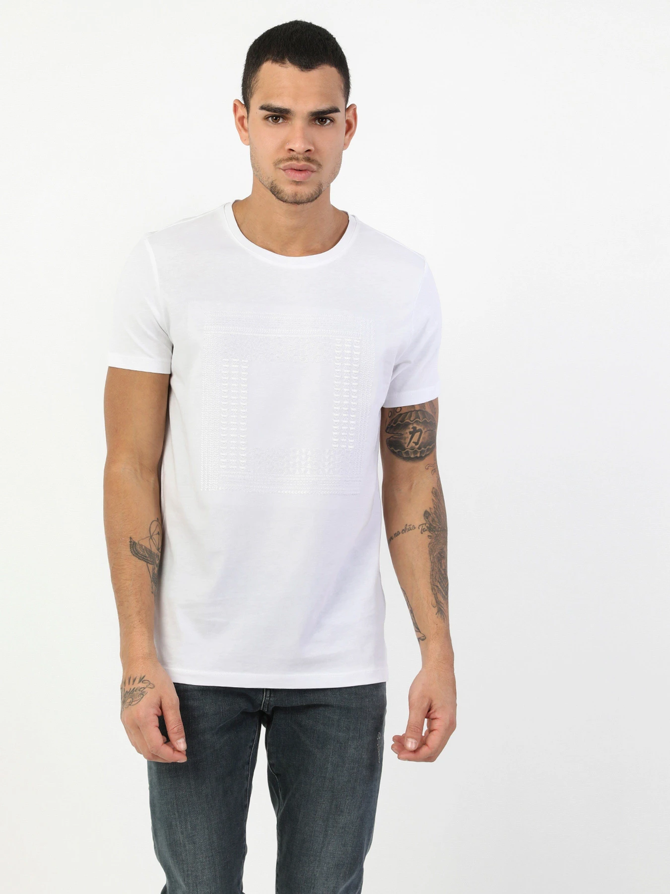 Футболки и поло Colin’s модель CL1048490WHT Футболки и поло Colin’s модель CL1048490WHT Фото
