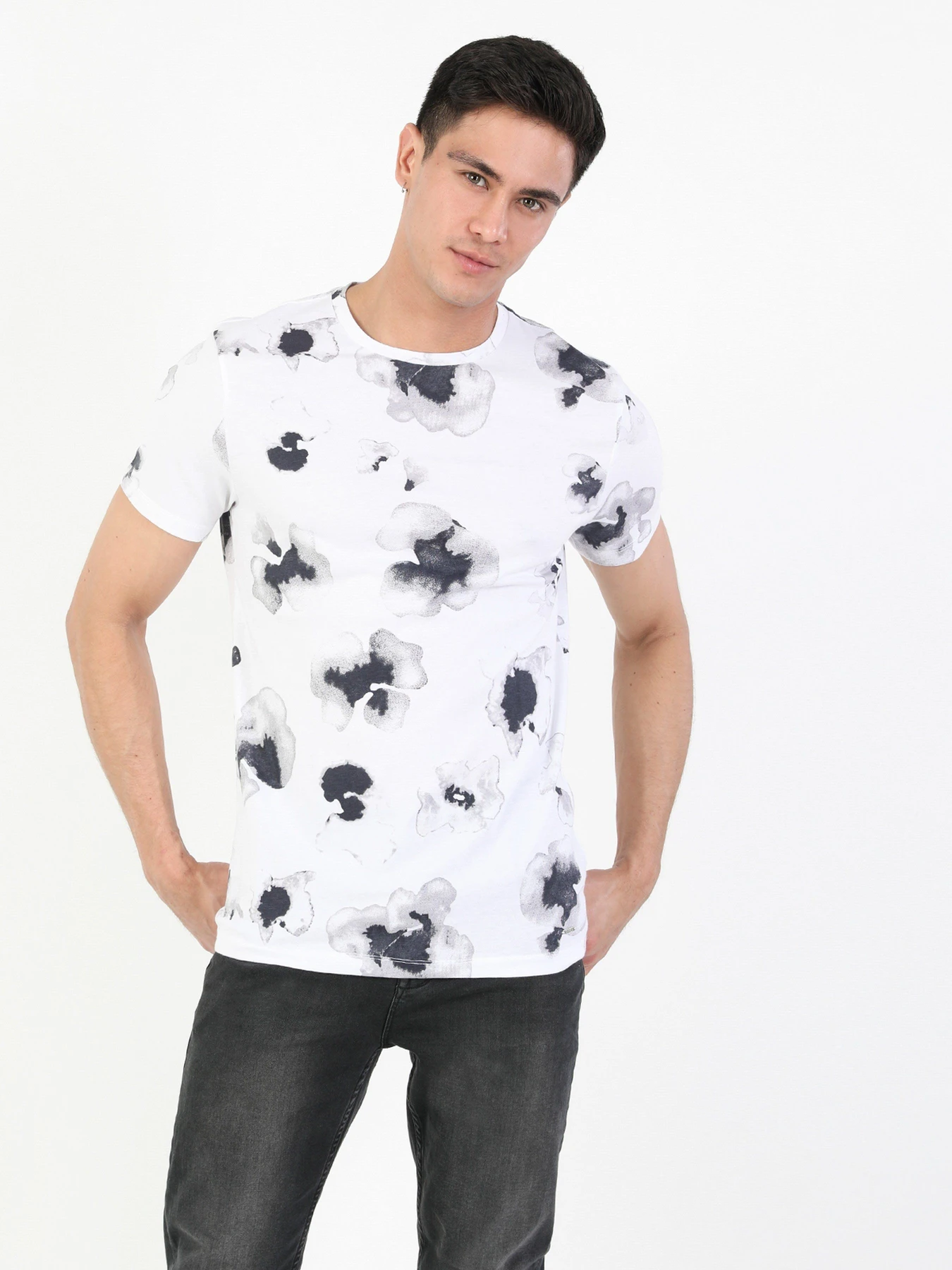 Футболки и поло Colin’s модель CL1048502WHT Футболки и поло Colin’s модель CL1048502WHT Фото