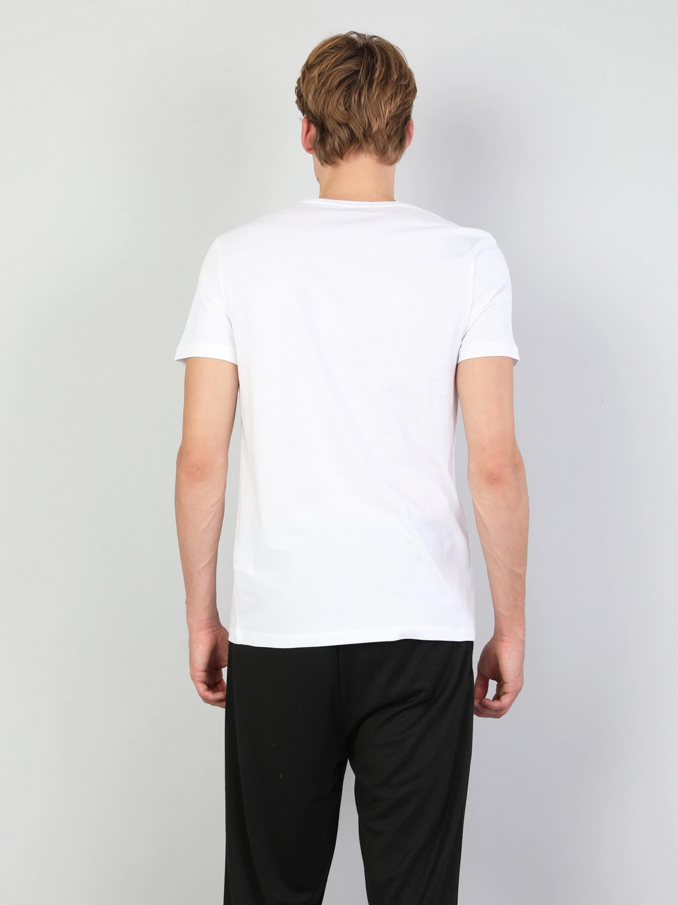 Футболки и поло Colin’s модель CL1048559WHT Футболки и поло Colin’s модель CL1048559WHT Фото