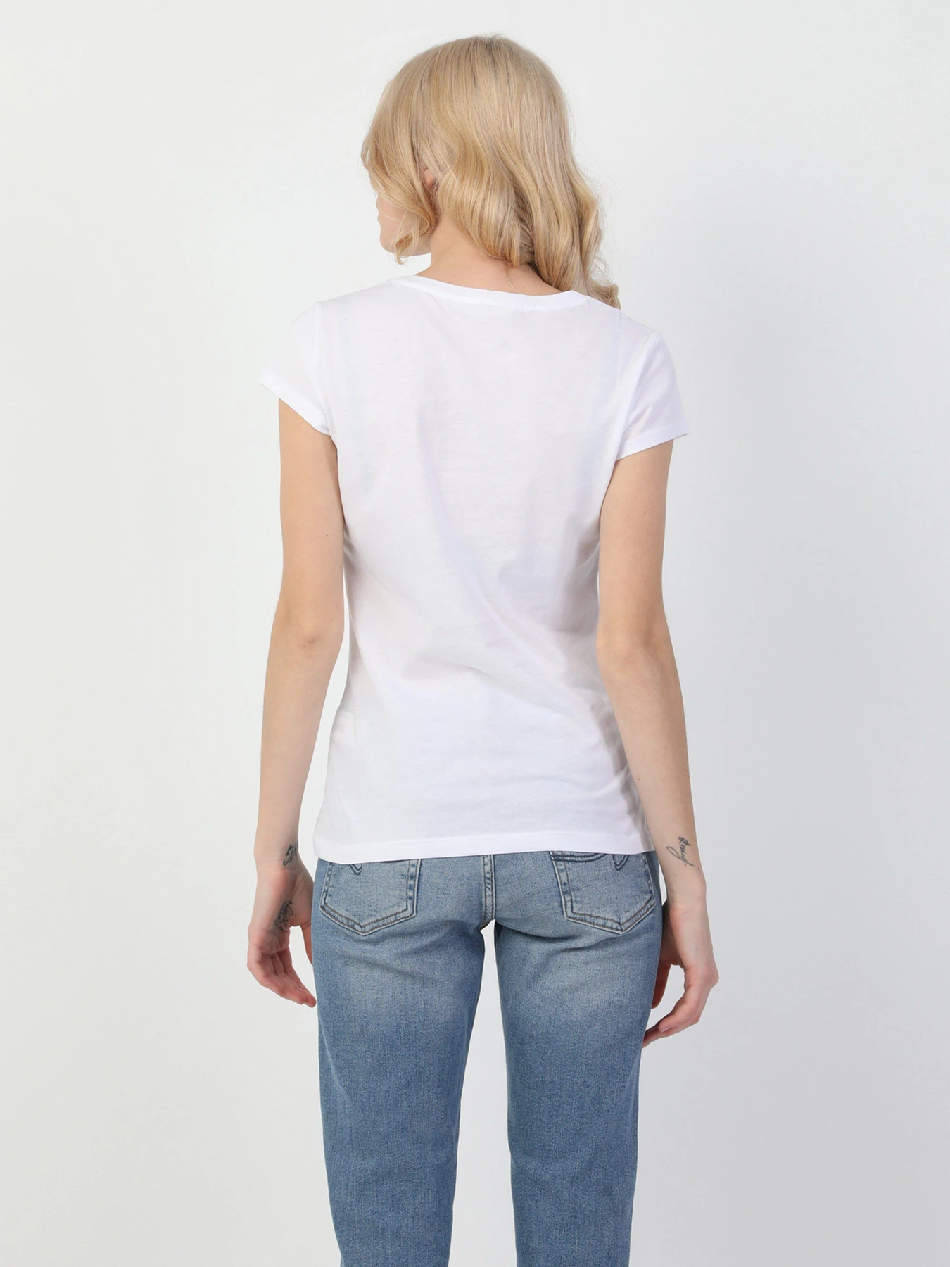 Футболки и поло Colin’s модель CL1048704WHT Футболки и поло Colin’s модель CL1048704WHT Фото