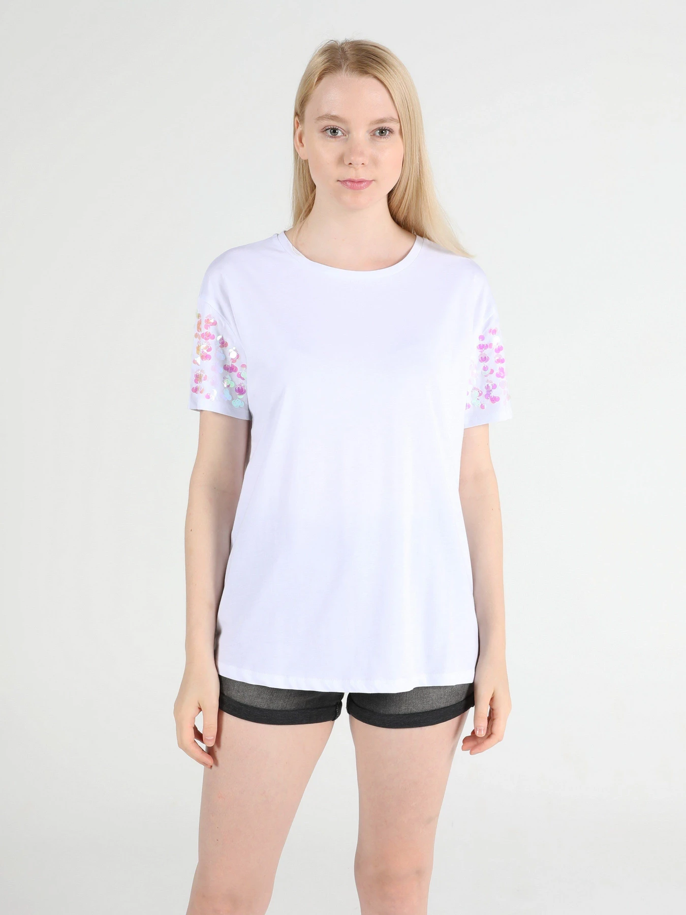 Футболки і поло Colin’s модель CL1049069WHT Футболки і поло Colin’s модель CL1049069WHT Фото