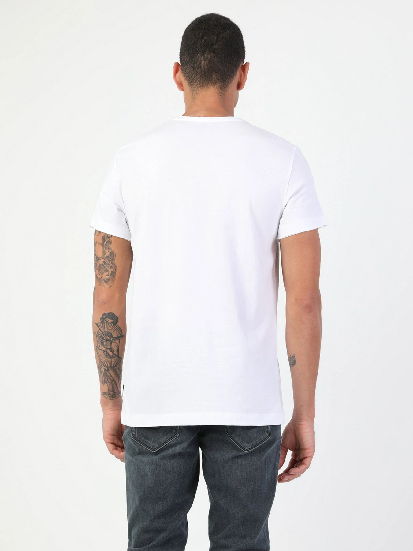 Футболки и поло Colin’s модель CL1049432WHT Футболки и поло Colin’s модель CL1049432WHT Фото