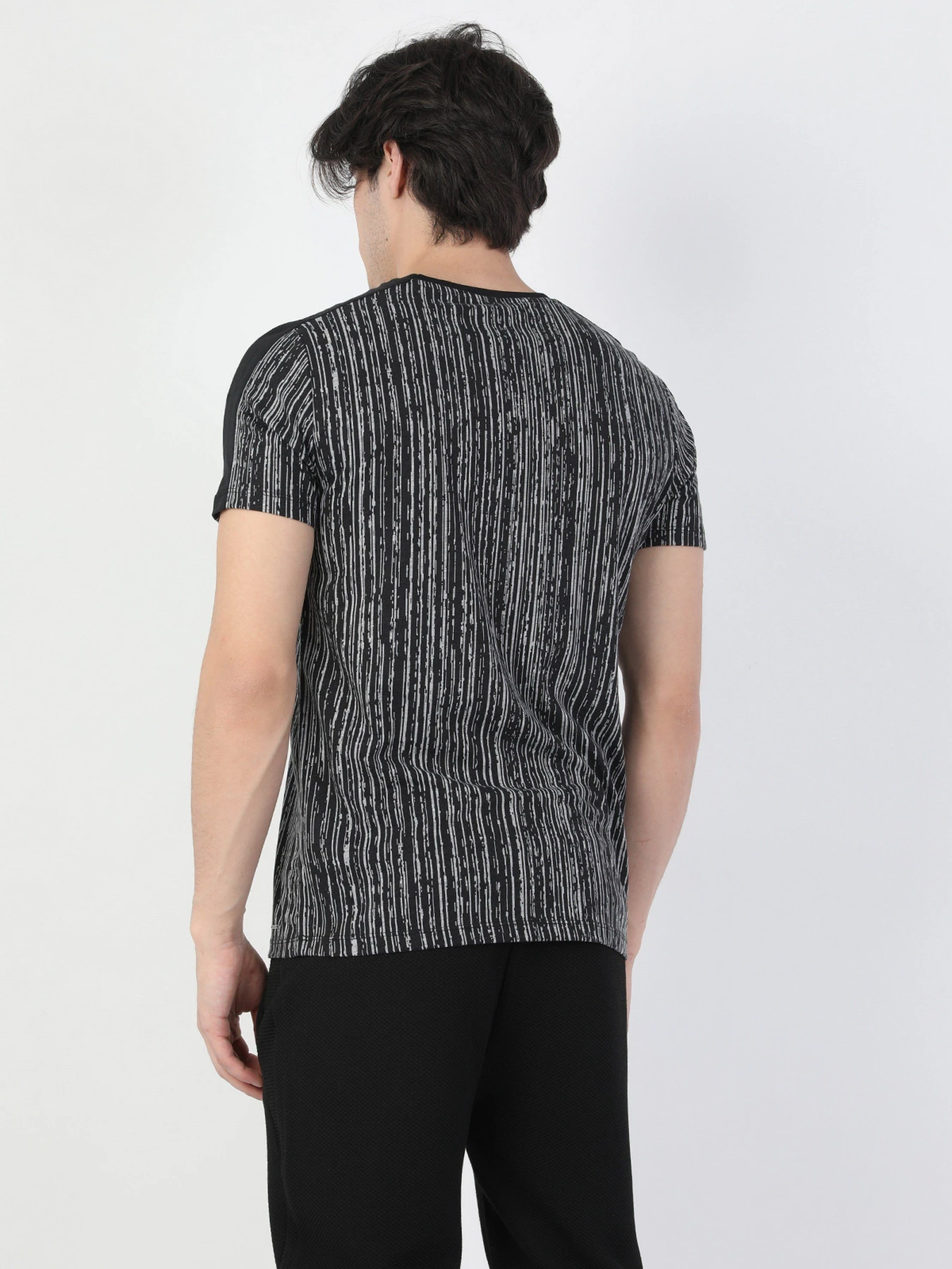 Футболки и поло Colin’s модель CL1049442BLK Футболки и поло Colin’s модель CL1049442BLK Фото