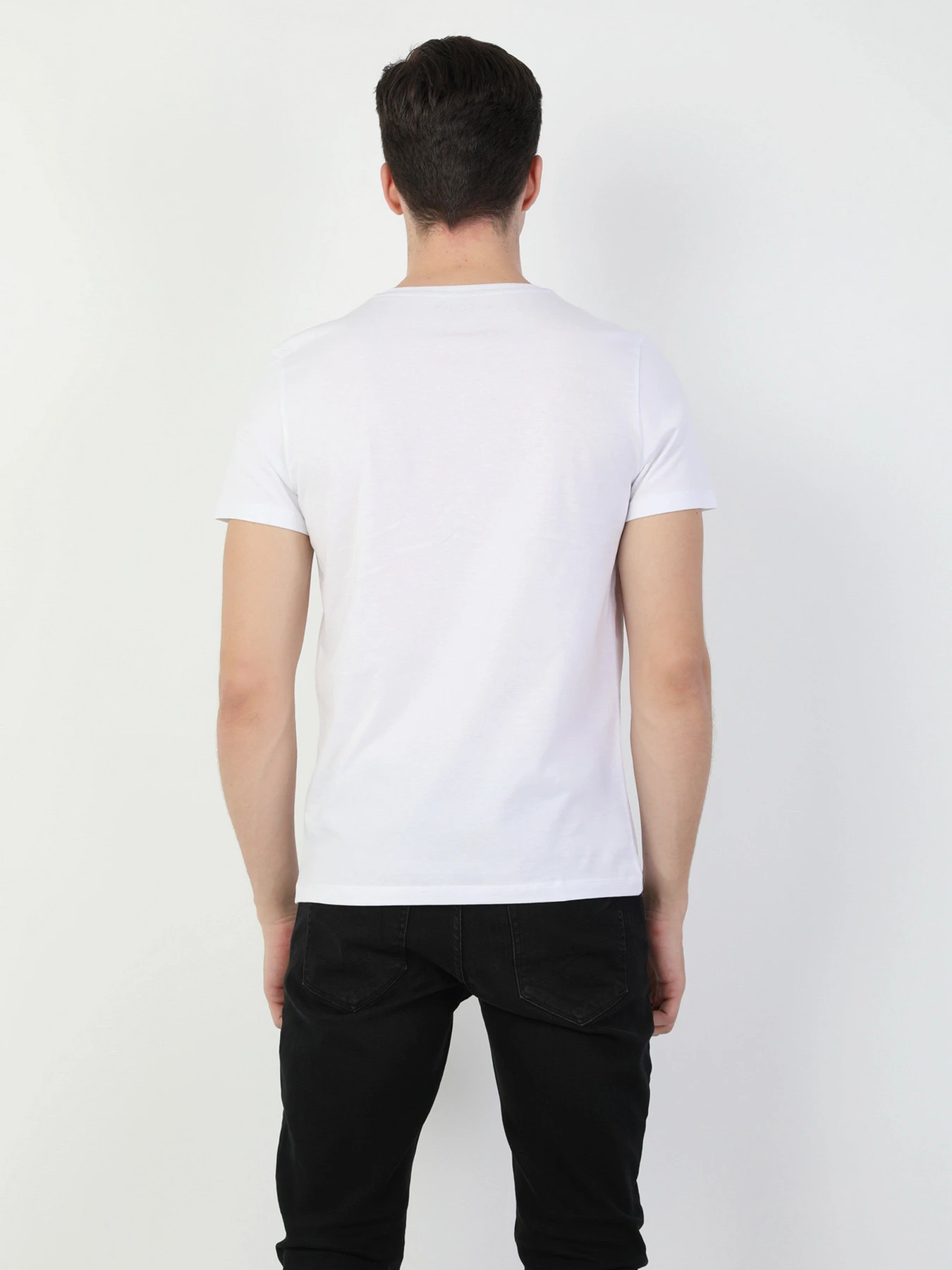 Футболки и поло Colin’s модель CL1049733WHT Футболки и поло Colin’s модель CL1049733WHT Фото