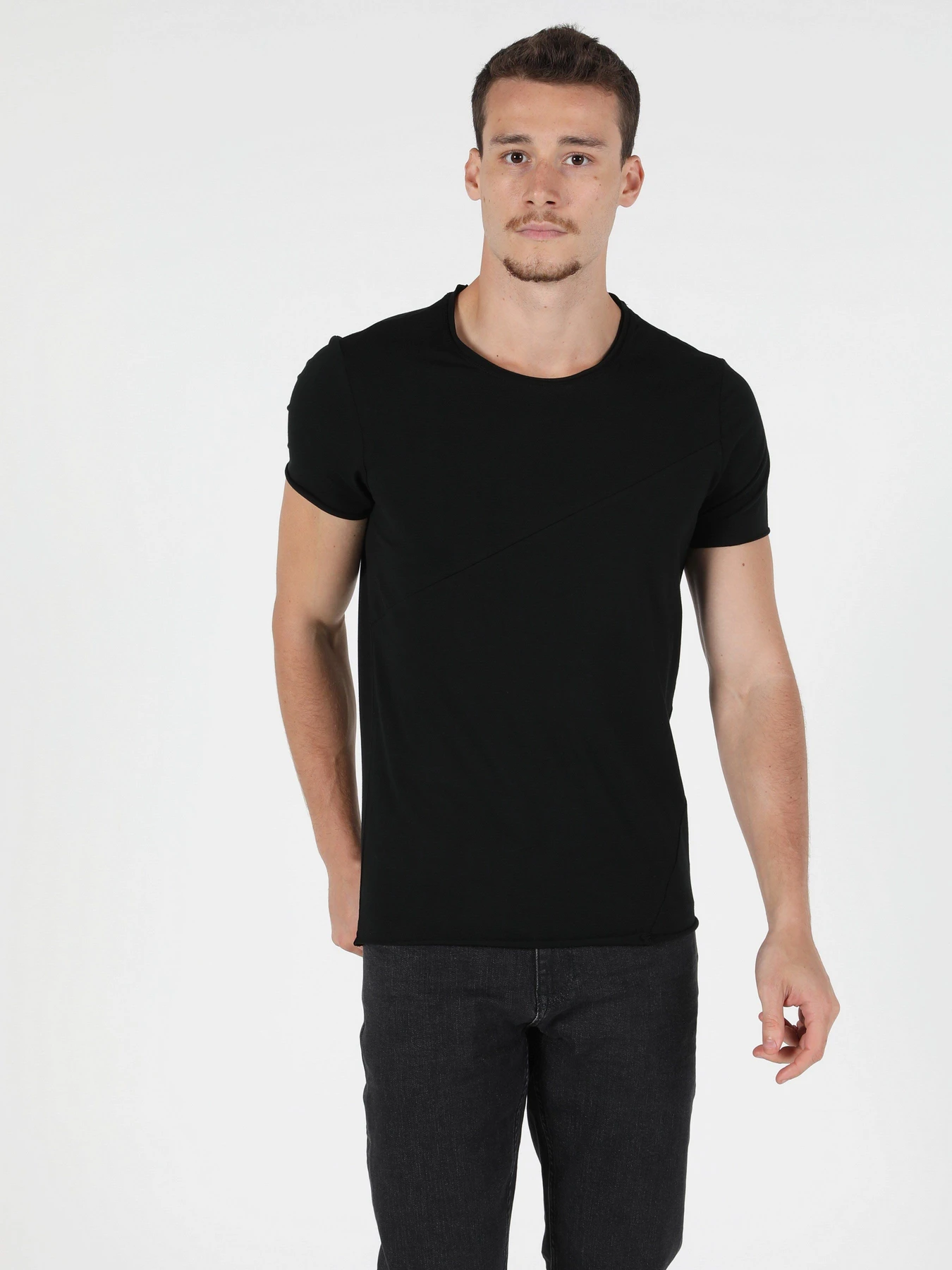 Футболки і поло Colin’s модель CL1049996BLK Футболки і поло Colin’s модель CL1049996BLK Фото