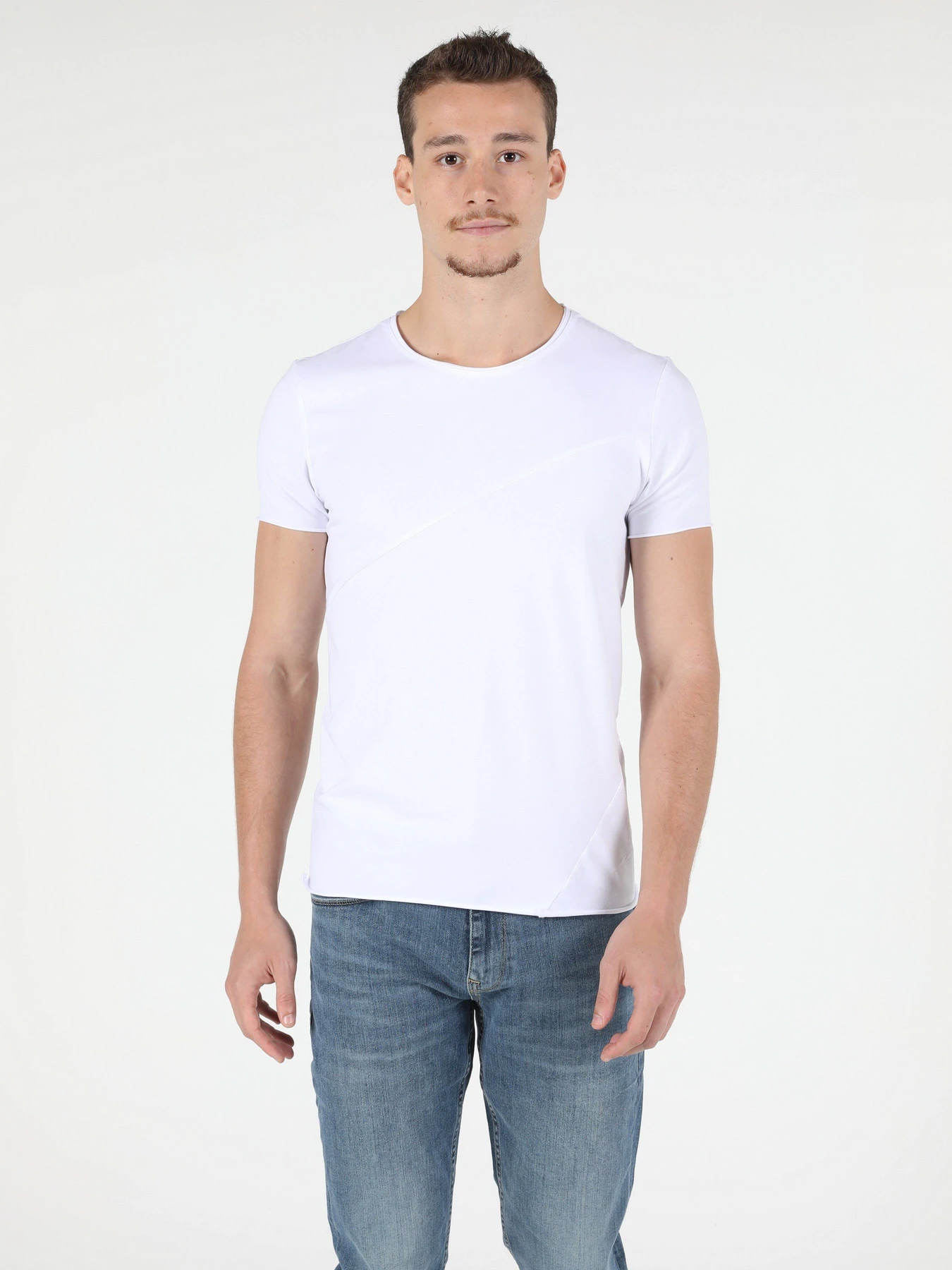 Футболки і поло Colin’s модель CL1049996WHT Футболки і поло Colin’s модель CL1049996WHT Фото