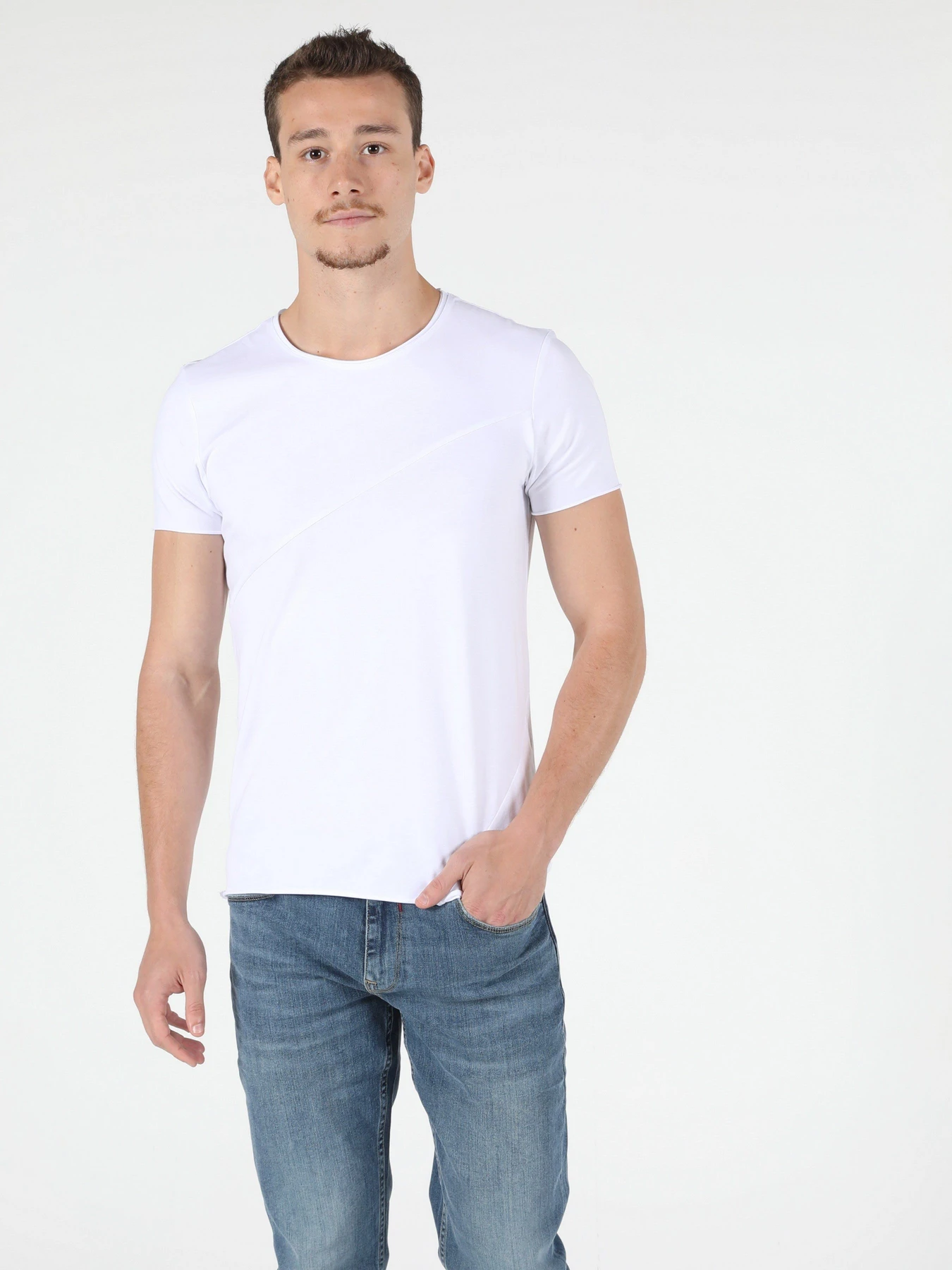 Футболки і поло Colin’s модель CL1049996WHT Футболки і поло Colin’s модель CL1049996WHT Фото