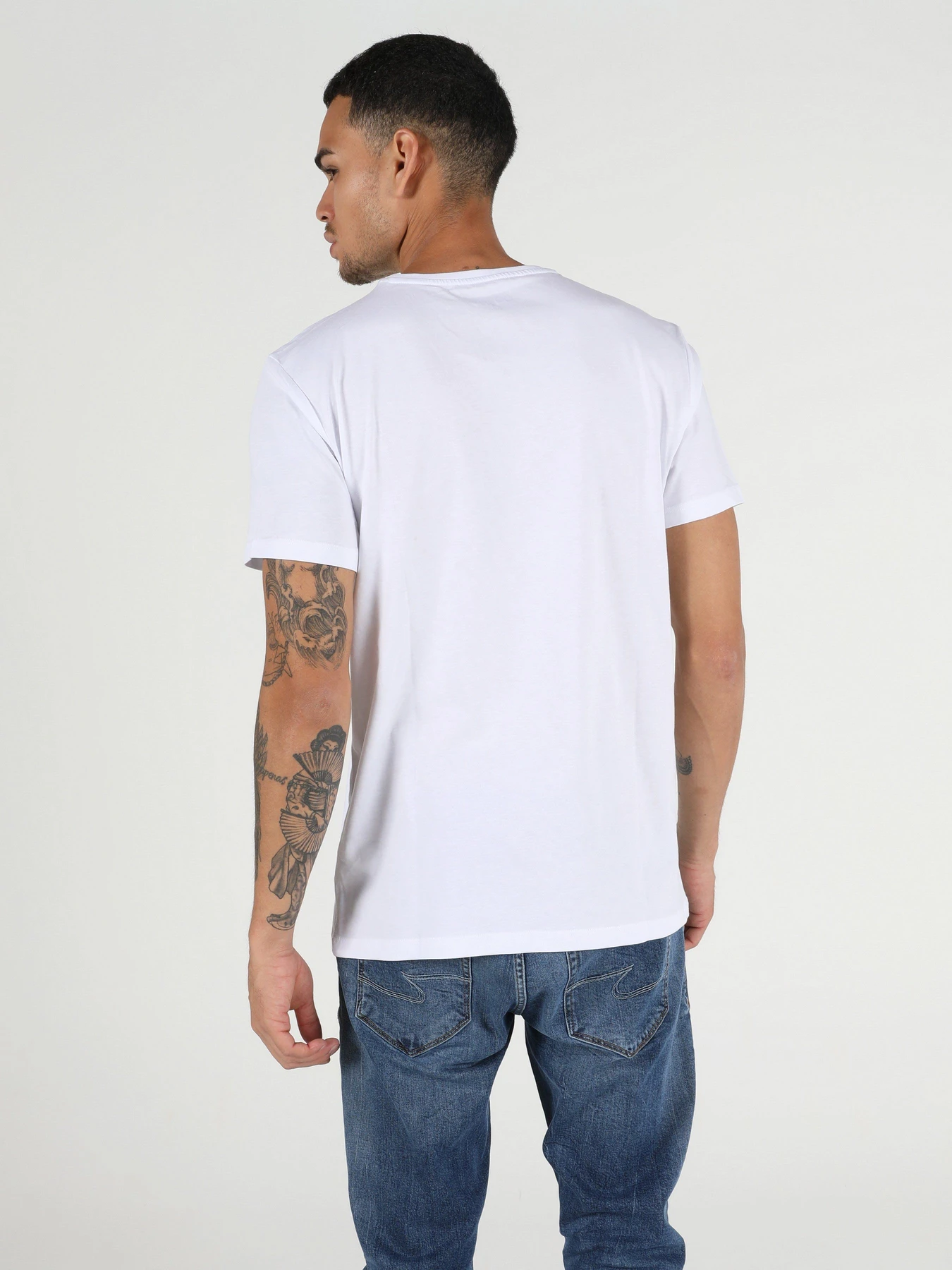 Футболки и поло Colin’s модель CL1050008WHT Футболки и поло Colin’s модель CL1050008WHT Фото
