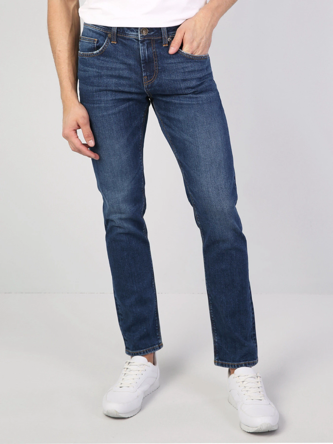 Джинси Colin’s 044 Karl Straight модель CL1019141DN04475 Фото