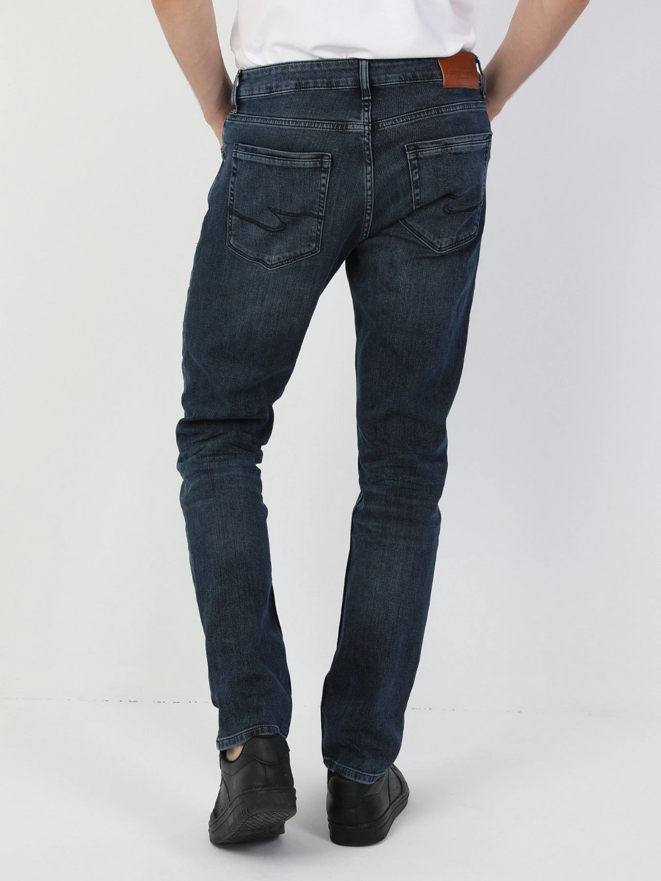Джинсы Colin’s модель CL1048641DN02975 Джинсы Colin’s модель CL1048641DN02975 Фото