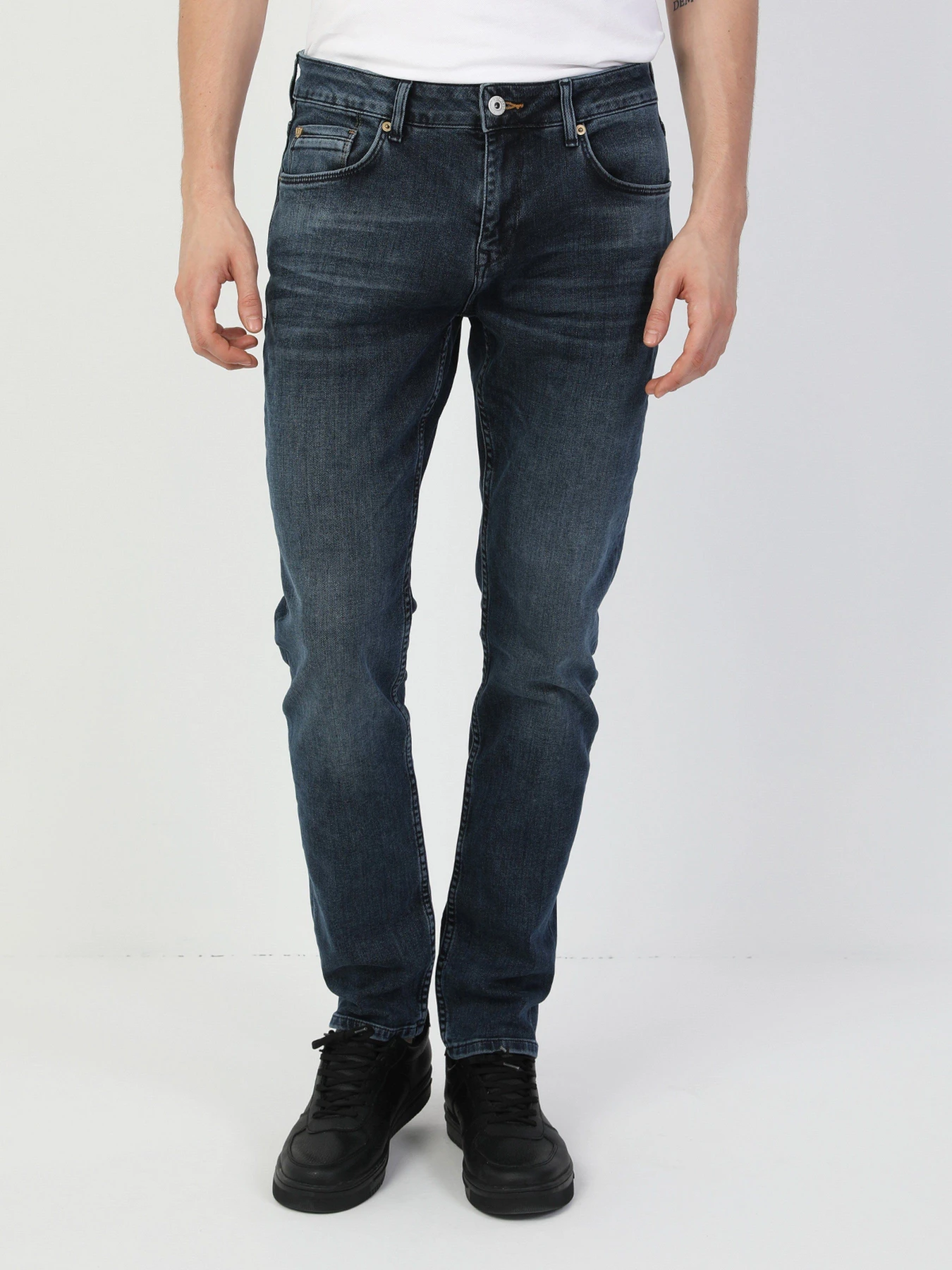 Джинсы Colin’s модель CL1048641DN02975 Джинсы Colin’s модель CL1048641DN02975 Фото