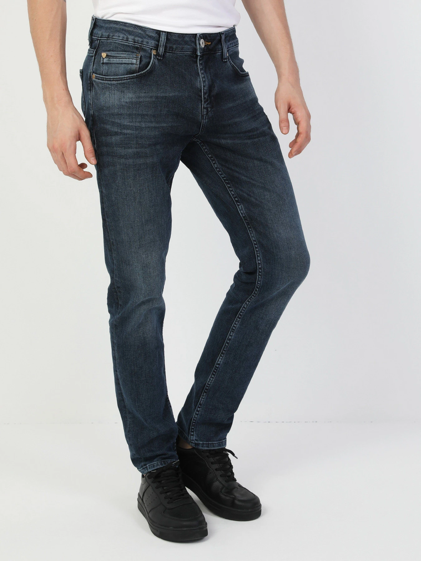 Джинсы Colin’s модель CL1048641DN02975 Джинсы Colin’s модель CL1048641DN02975 Фото