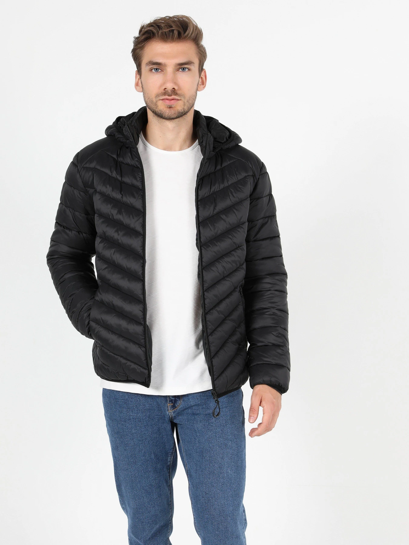 Куртки и дубленки Colin’s модель CL1021308BLK Куртки и дубленки Colin’s модель CL1021308BLK Фото