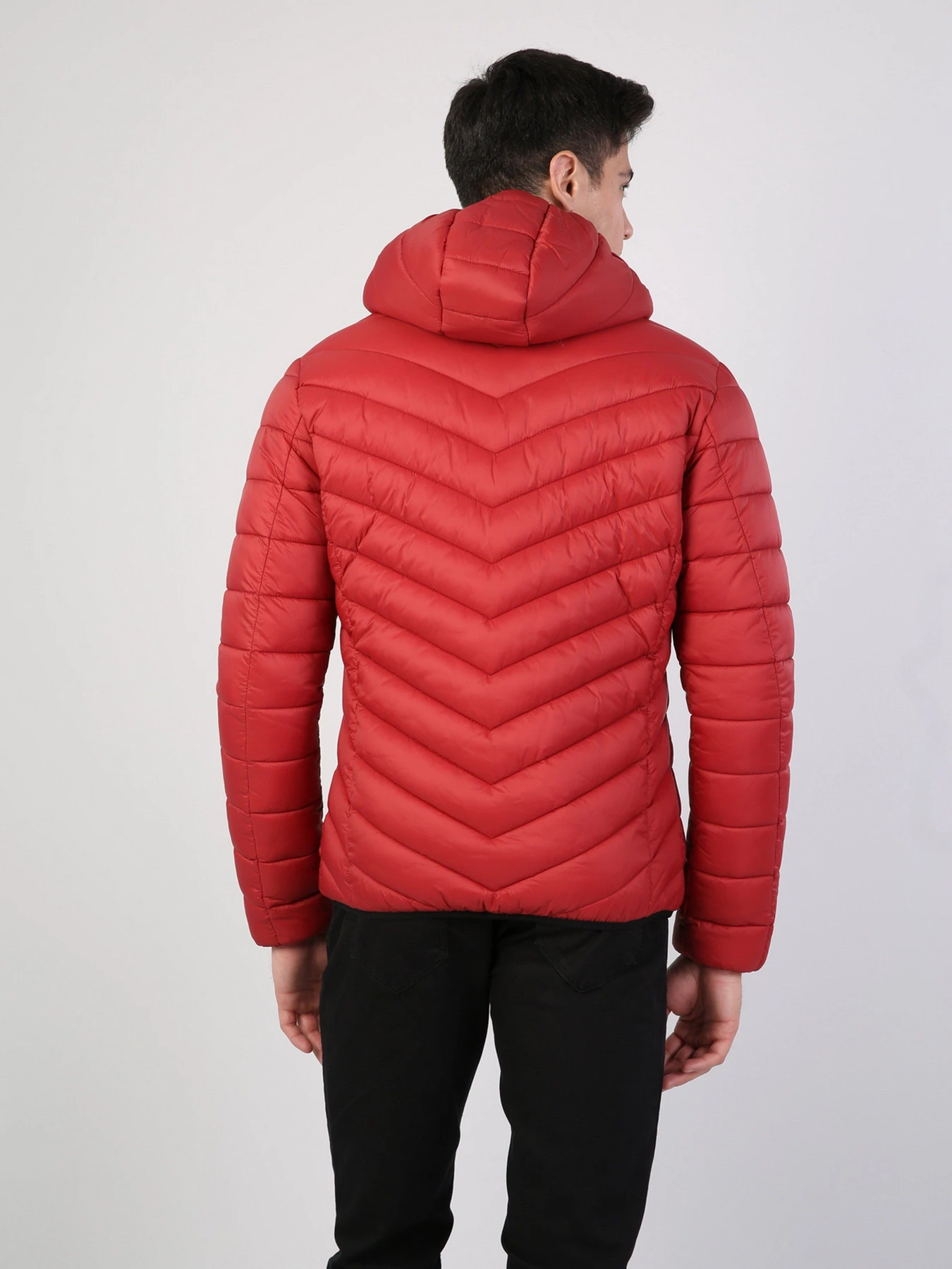 Куртки и дубленки Colin’s модель CL1021308RED Куртки и дубленки Colin’s модель CL1021308RED Фото