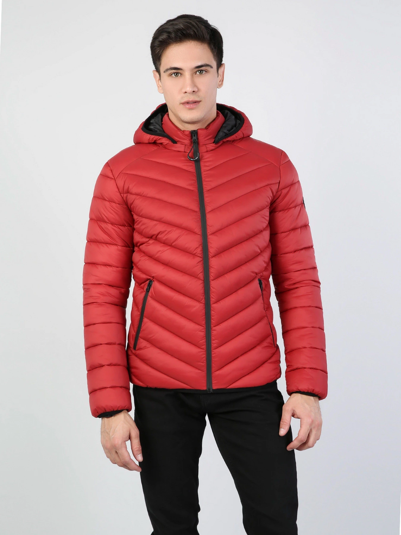Куртки и дубленки Colin’s модель CL1021308RED Куртки и дубленки Colin’s модель CL1021308RED Фото