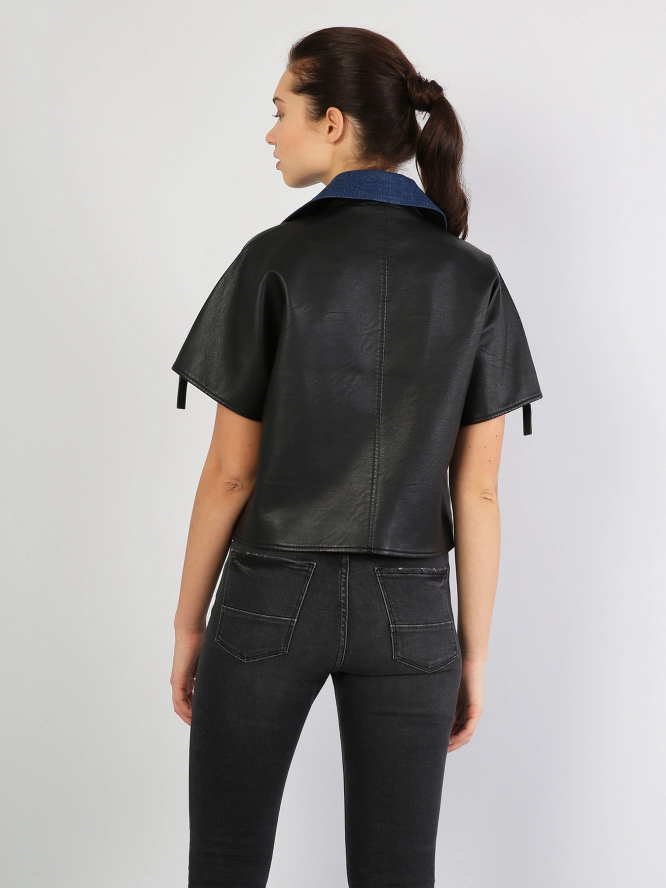 Куртки и дубленки Colin’s модель CL1041649BLK Фото