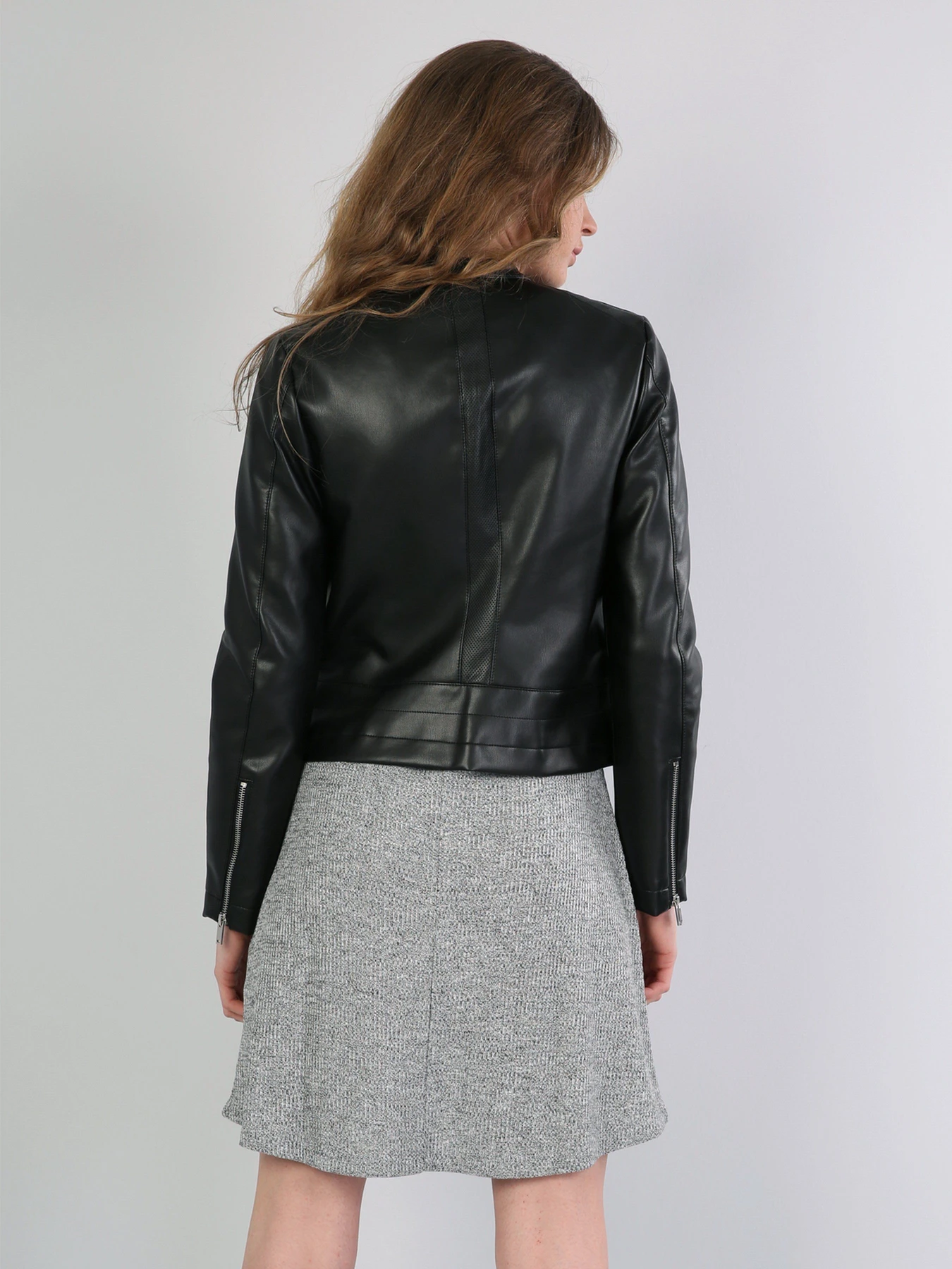 Куртки и дубленки Colin’s модель CL1044579BLK Куртки и дубленки Colin’s модель CL1044579BLK Фото