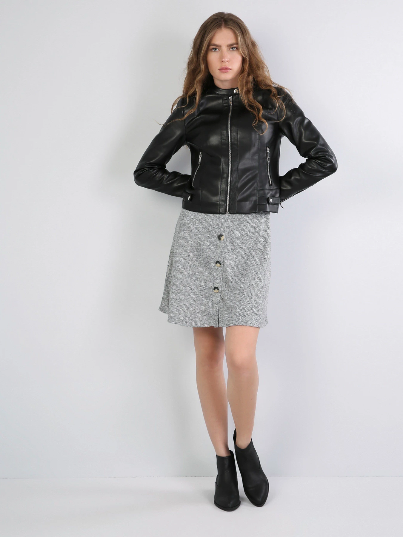 Куртки и дубленки Colin’s модель CL1044579BLK Куртки и дубленки Colin’s модель CL1044579BLK Фото