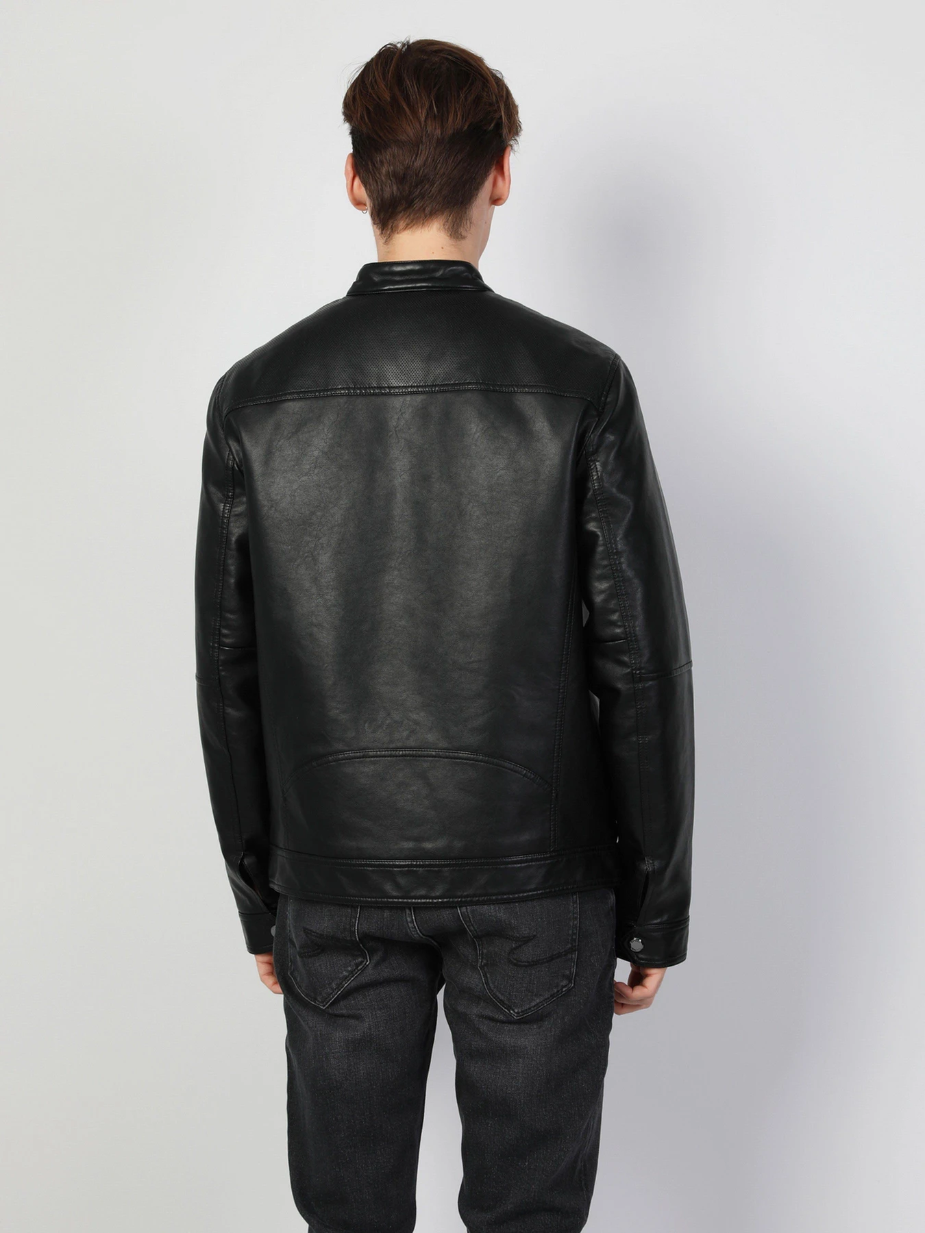 Куртки та дублянки Colin’s модель CL1046890BLK Куртки та дублянки Colin’s модель CL1046890BLK Фото