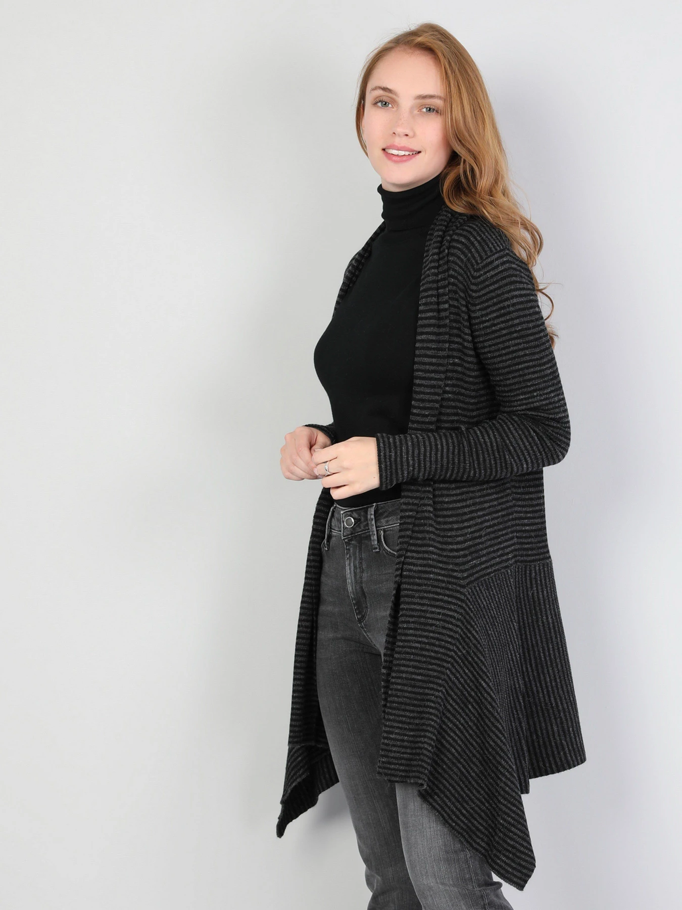 Свитры и кардиганы Colin’s модель CL1044880BLK Свитры и кардиганы Colin’s модель CL1044880BLK Фото