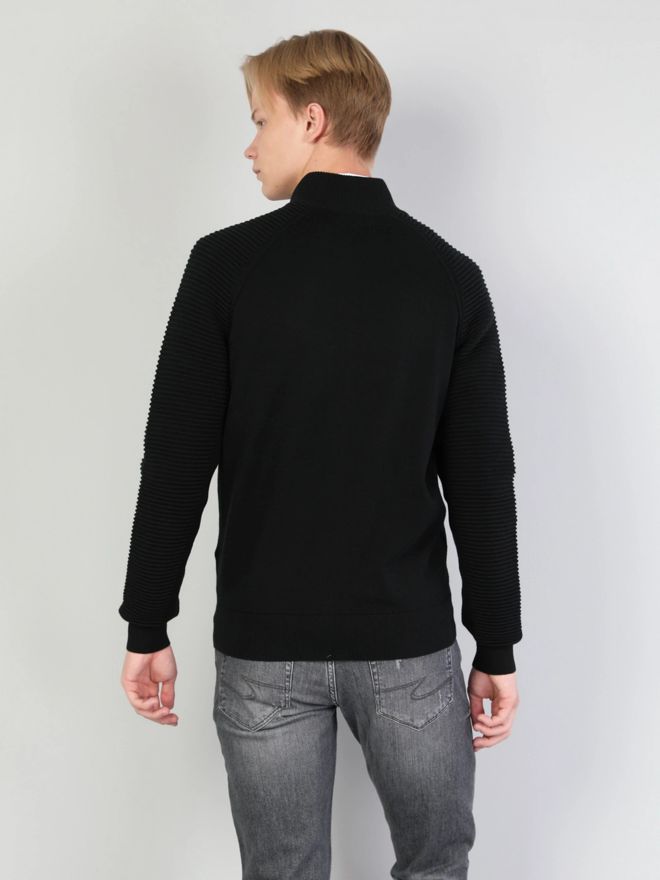 Свитры и кардиганы Colin’s модель CL1045432BLK Свитры и кардиганы Colin’s модель CL1045432BLK Фото