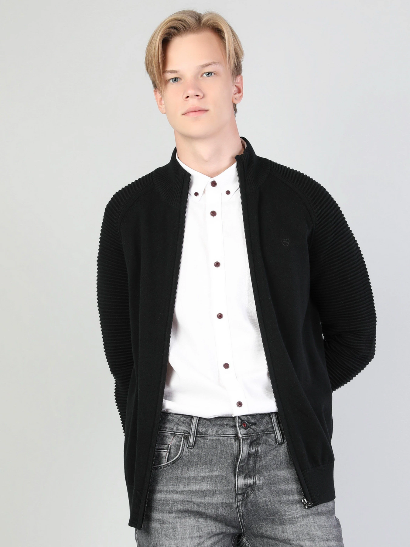 Свитры и кардиганы Colin’s модель CL1045432BLK Свитры и кардиганы Colin’s модель CL1045432BLK Фото