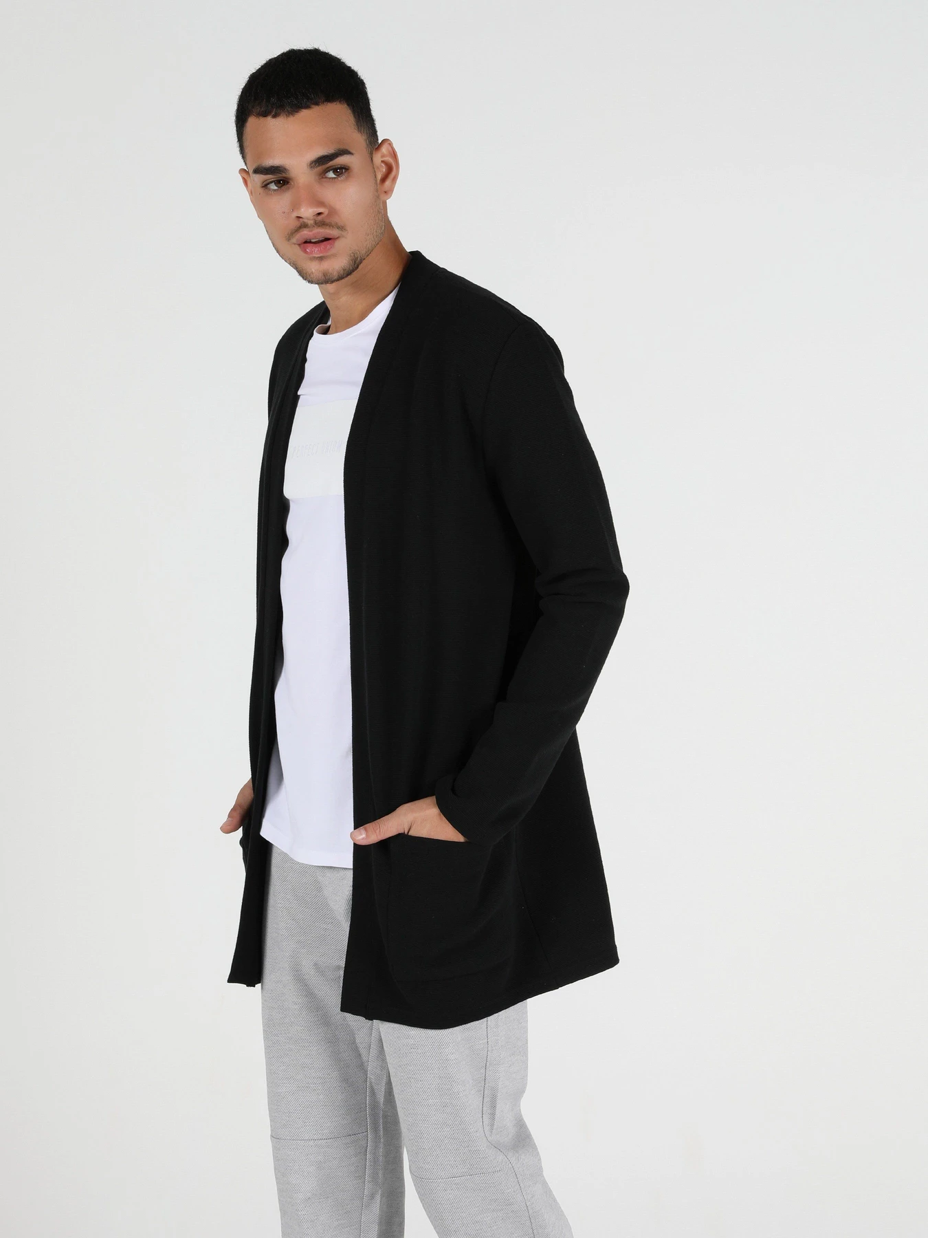 Свитры и кардиганы Colin’s модель CL1050968BLK Фото