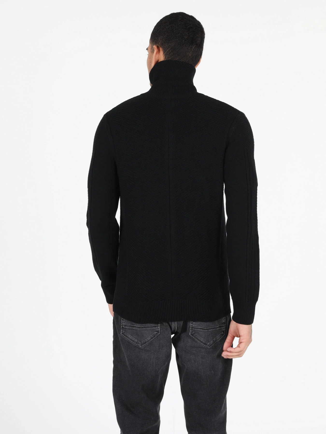 Свитры и кардиганы Colin’s модель CL1051630BLK Фото