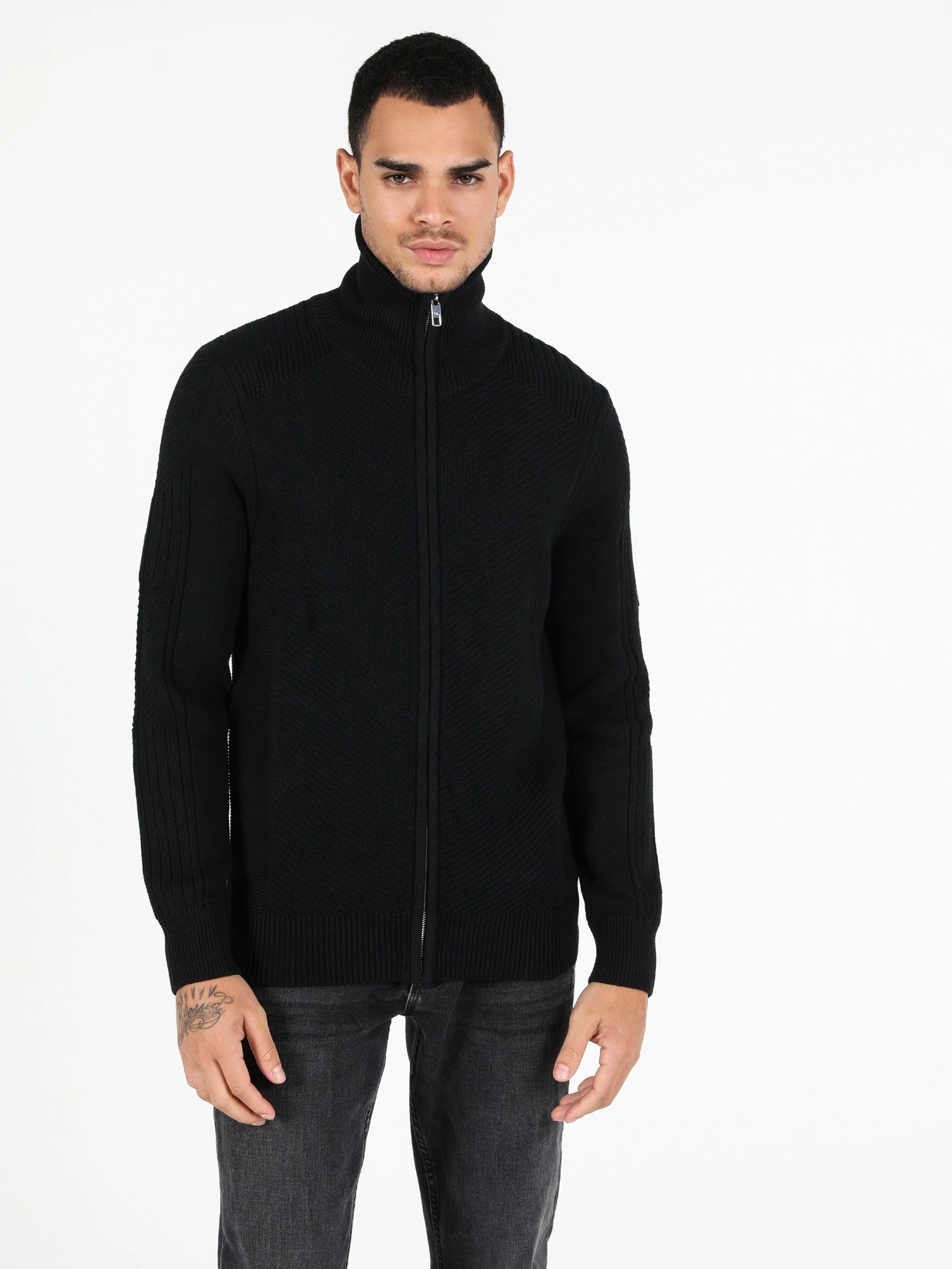 Свитры и кардиганы Colin’s модель CL1051630BLK Фото