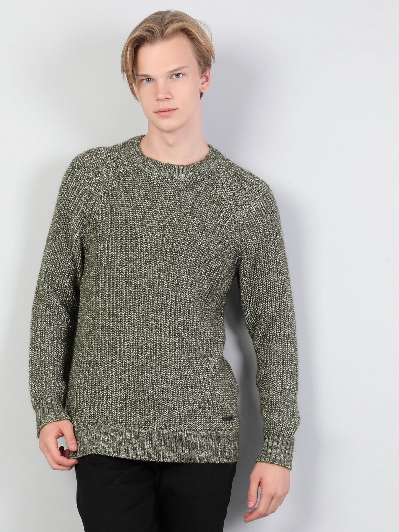 Свитры и кардиганы Colin’s модель CL1044159GRM Свитры и кардиганы Colin’s модель CL1044159GRM Фото