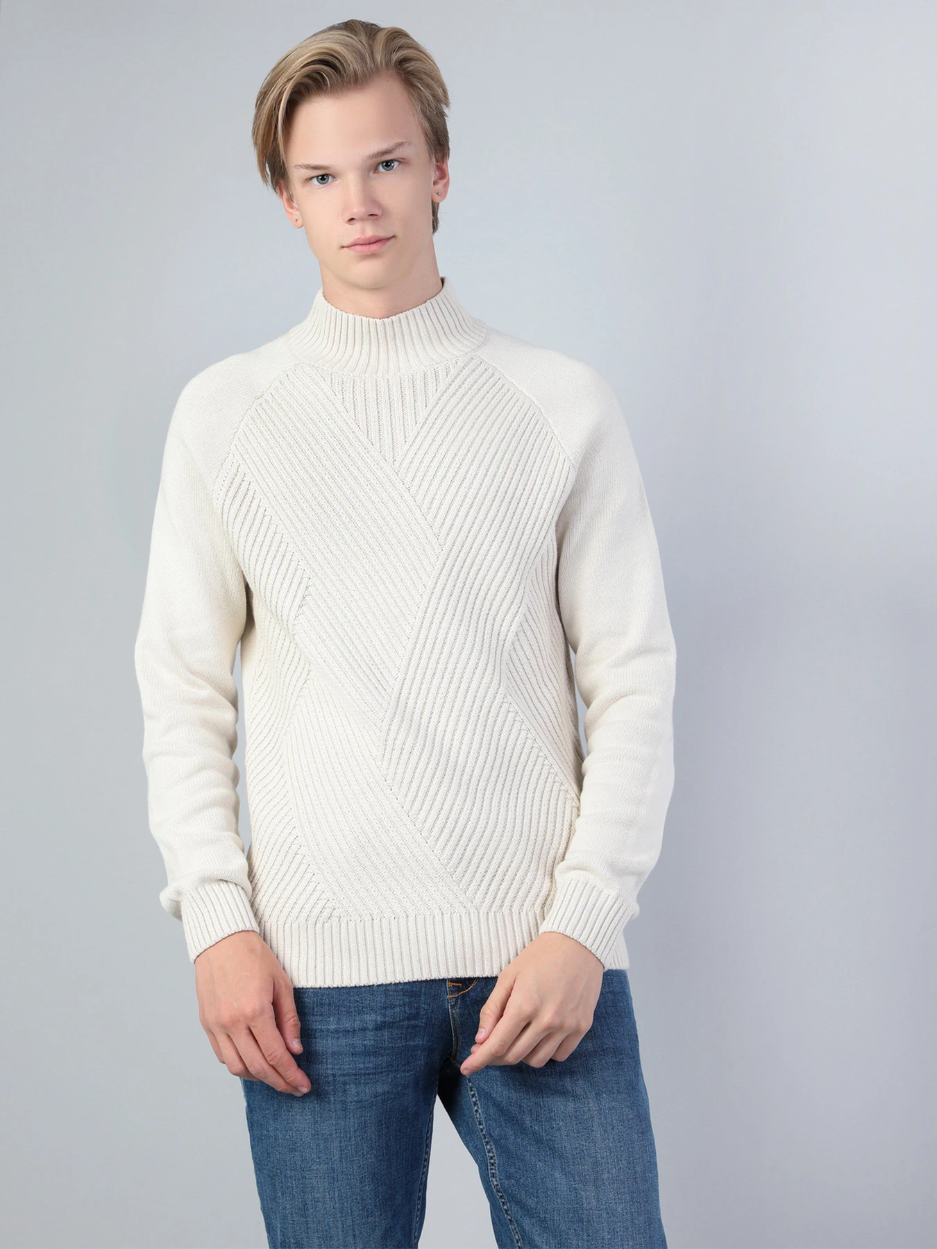 Светри та кардигани Colin’s модель CL1045367OFW Светри та кардигани Colin’s модель CL1045367OFW Фото