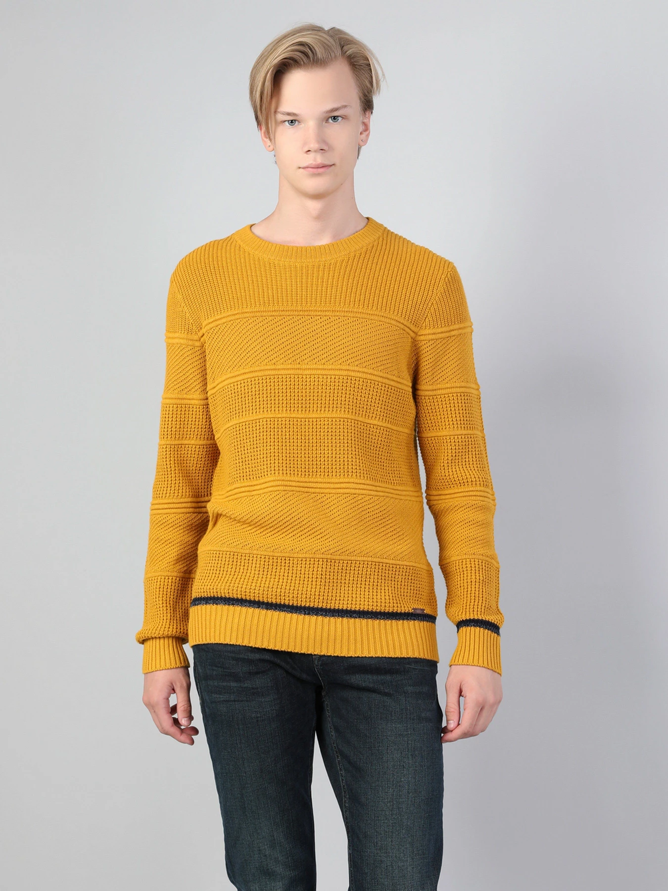 Светри та кардигани Colin’s модель CL1045372YLS Светри та кардигани Colin’s модель CL1045372YLS Фото