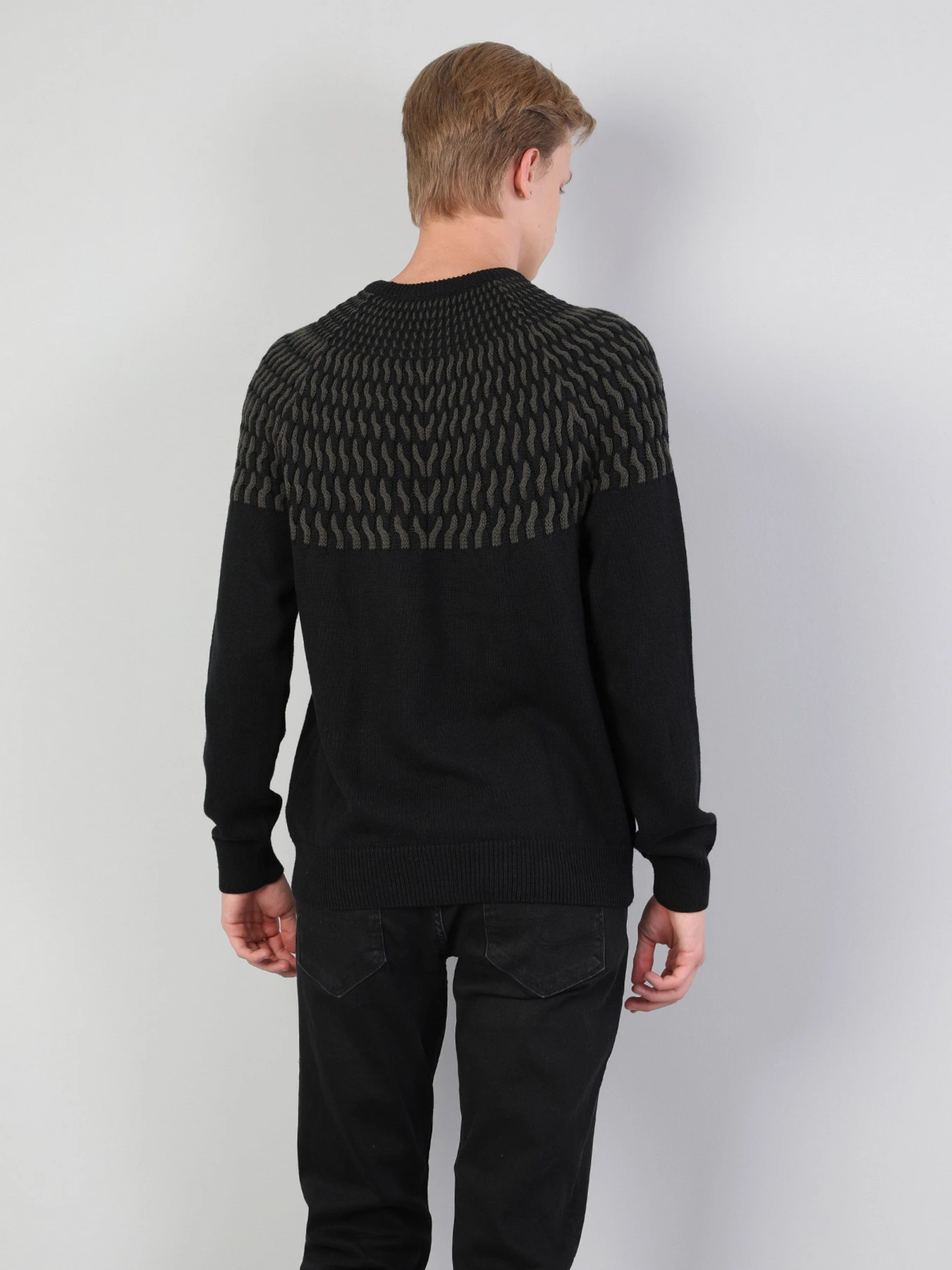 Свитры и кардиганы Colin’s модель CL1045511BLK Свитры и кардиганы Colin’s модель CL1045511BLK Фото