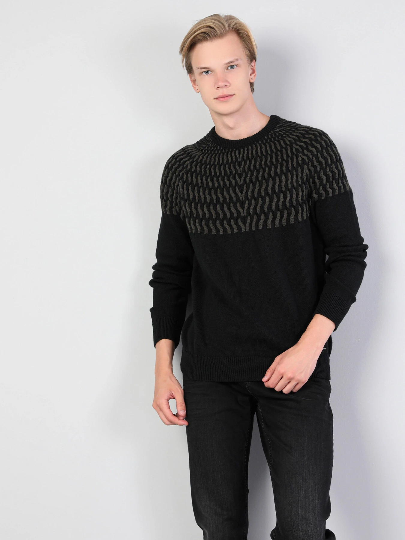 Свитры и кардиганы Colin’s модель CL1045511BLK Свитры и кардиганы Colin’s модель CL1045511BLK Фото