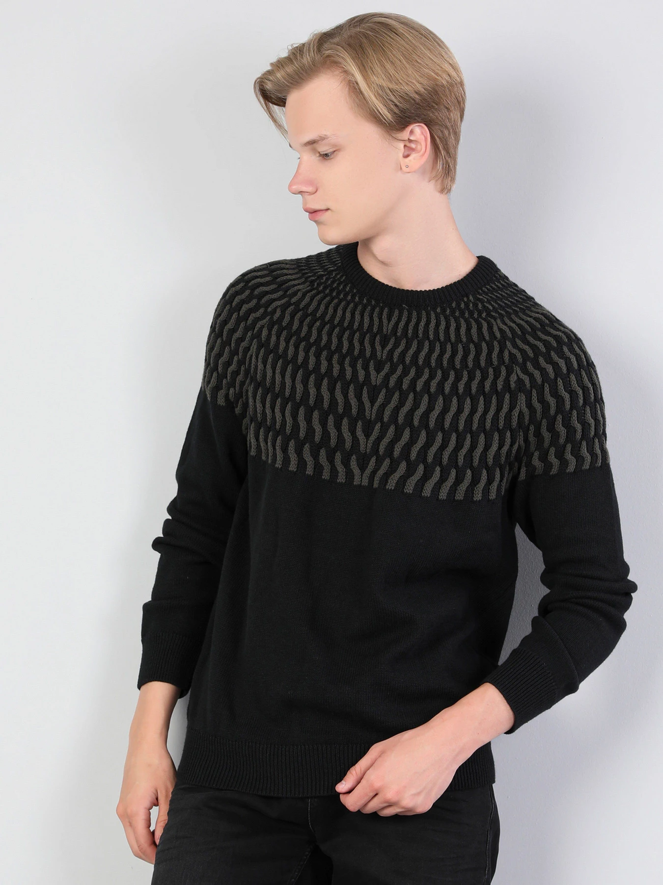Свитры и кардиганы Colin’s модель CL1045511BLK Свитры и кардиганы Colin’s модель CL1045511BLK Фото