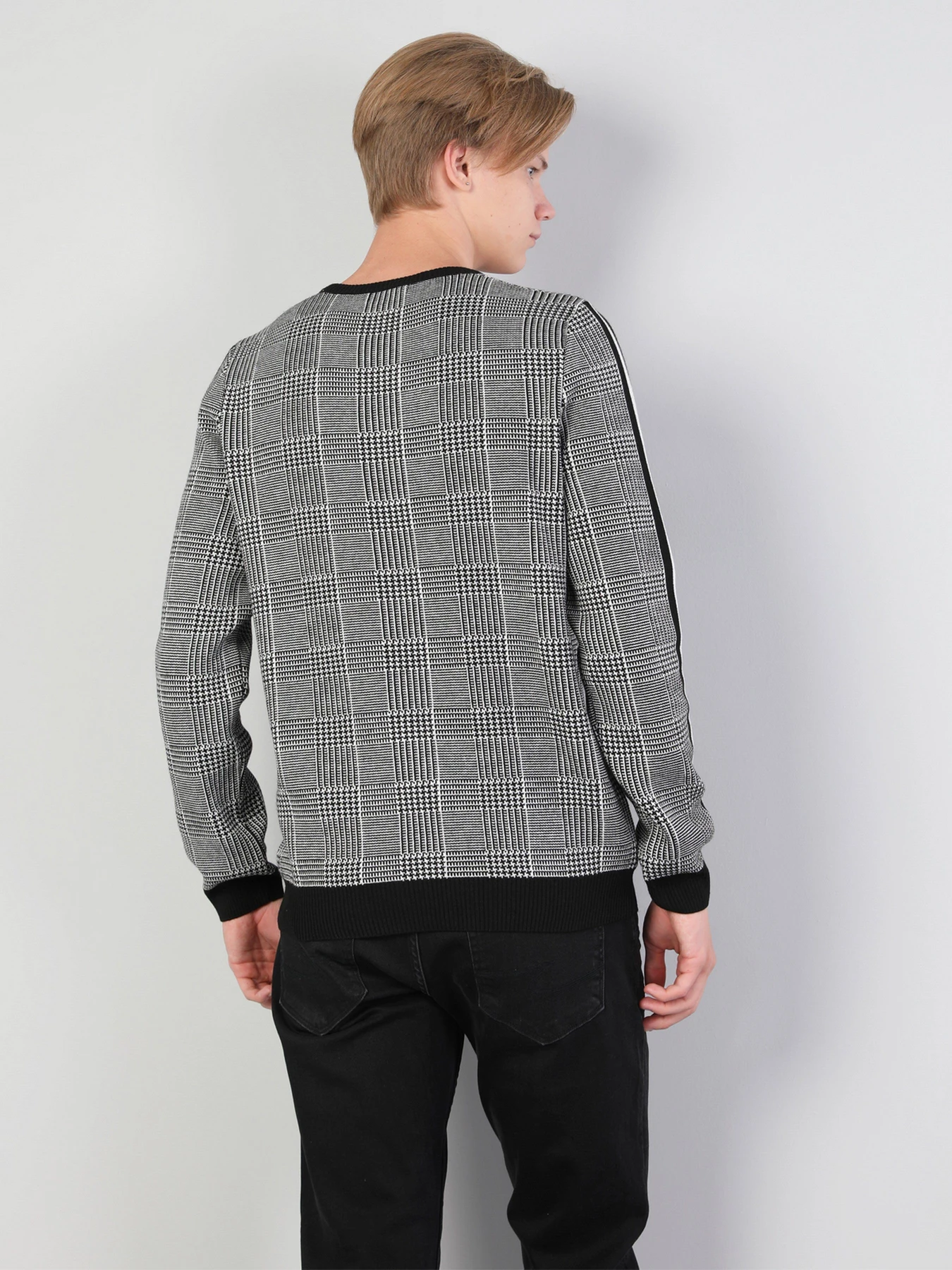 Светри та кардигани Colin’s модель CL1045876BLK Светри та кардигани Colin’s модель CL1045876BLK Фото