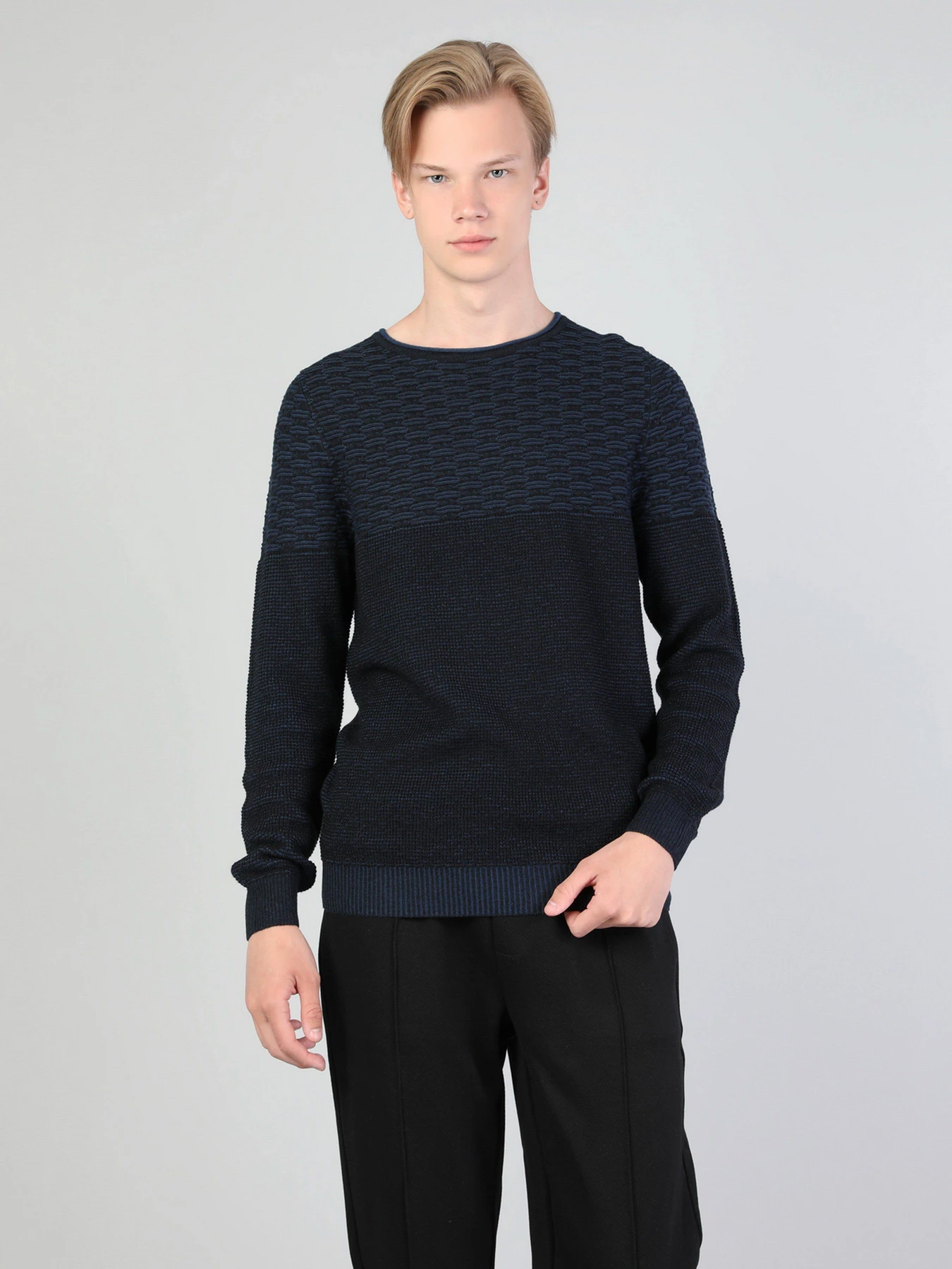Светри та кардигани Colin’s модель CL1045880MNV Светри та кардигани Colin’s модель CL1045880MNV Фото