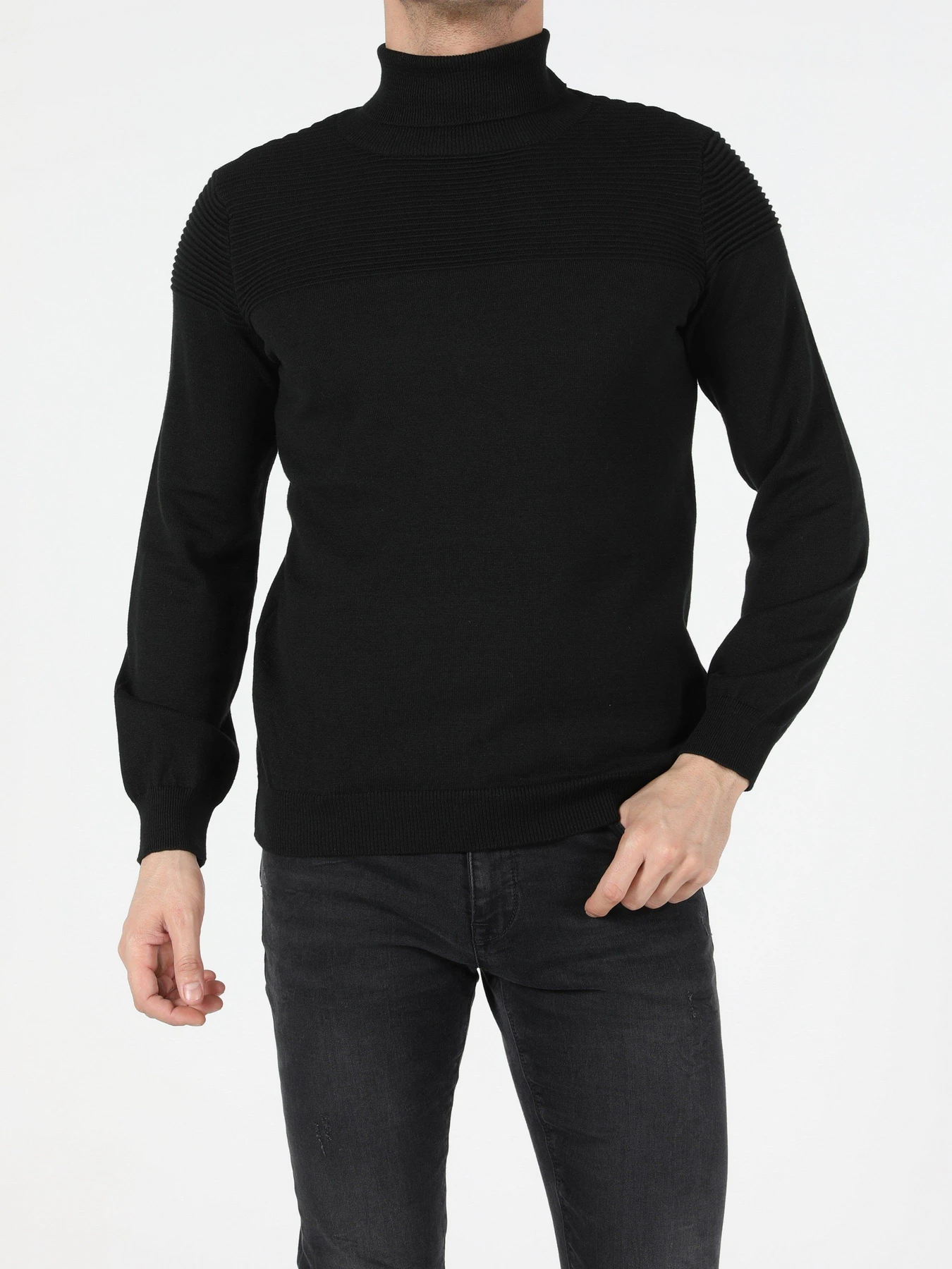 Свитры и кардиганы Colin’s модель CL1050233BLK Свитры и кардиганы Colin’s модель CL1050233BLK Фото