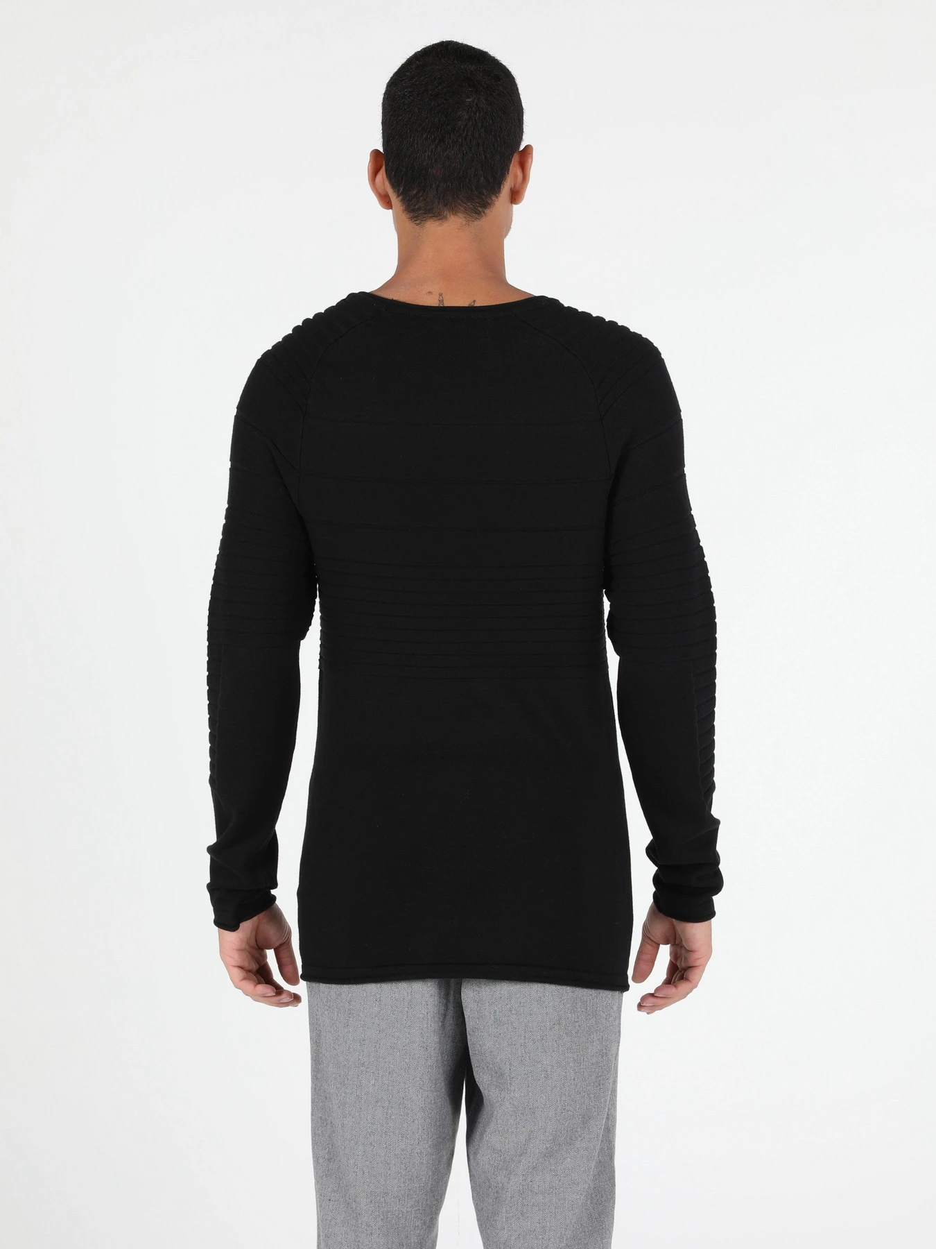 Свитры и кардиганы Colin’s модель CL1050729BLK Свитры и кардиганы Colin’s модель CL1050729BLK Фото
