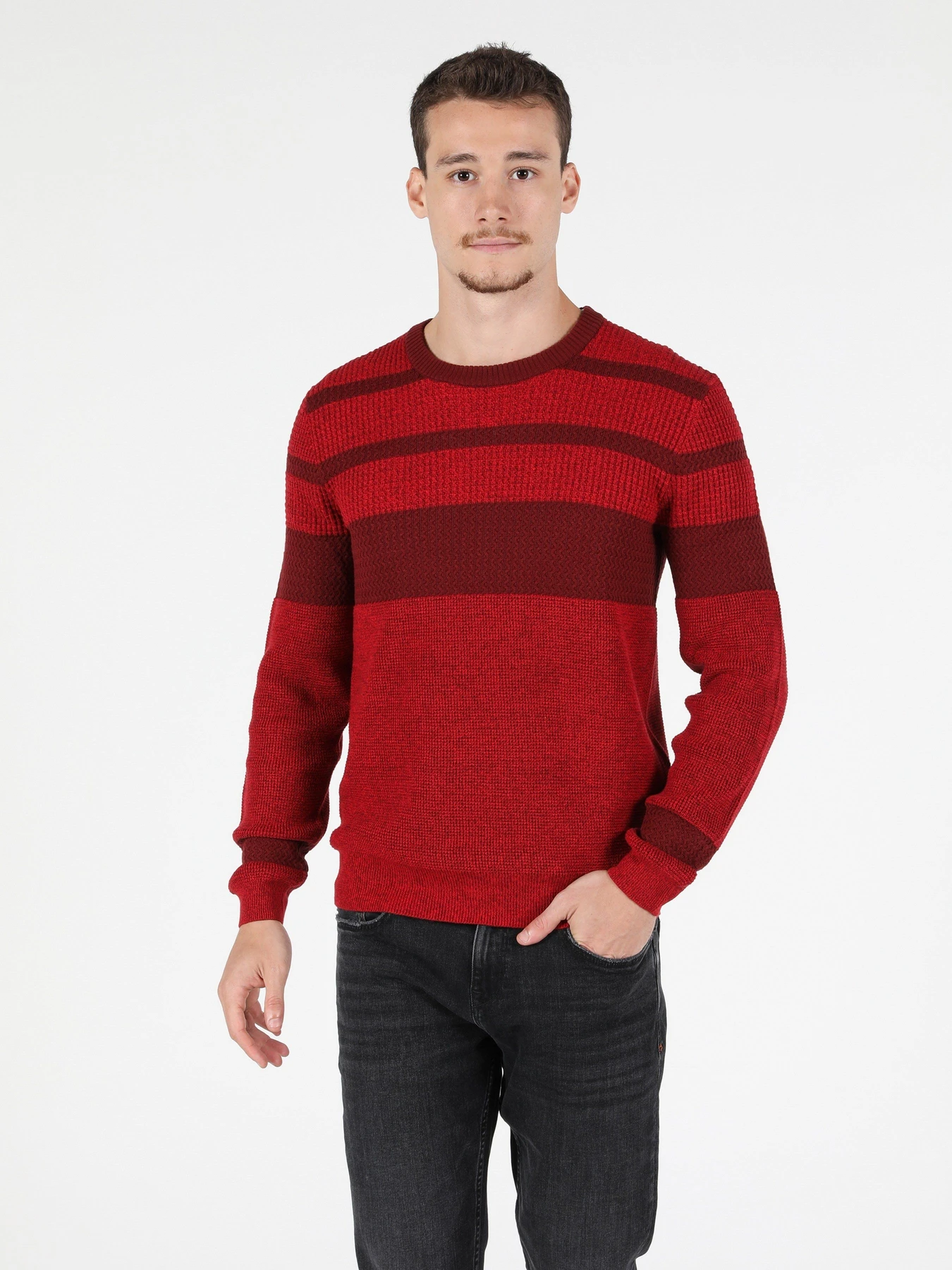 Свитры и кардиганы Colin’s модель CL1051566RED Фото