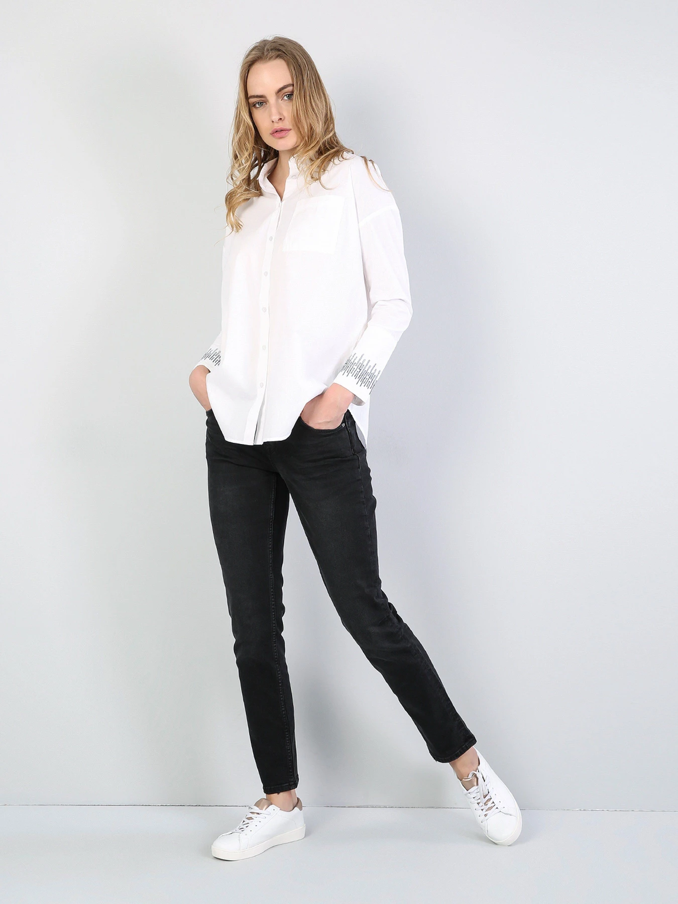 Рубашки Colin’s модель CL1035497WHT Рубашки Colin’s модель CL1035497WHT Фото