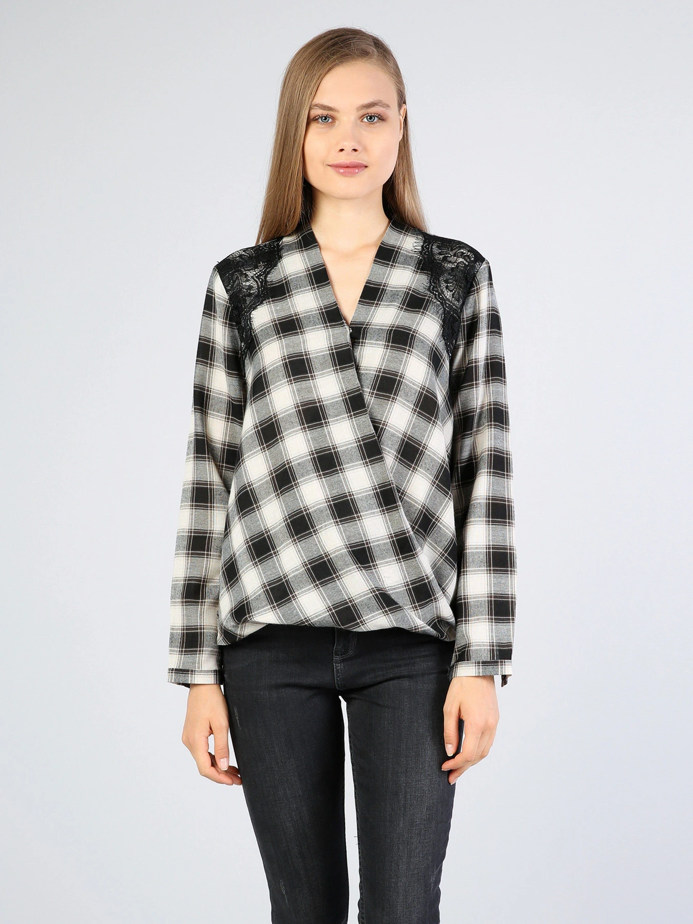Сорочки Colin’s модель CL1036255BLK Сорочки Colin’s модель CL1036255BLK Фото