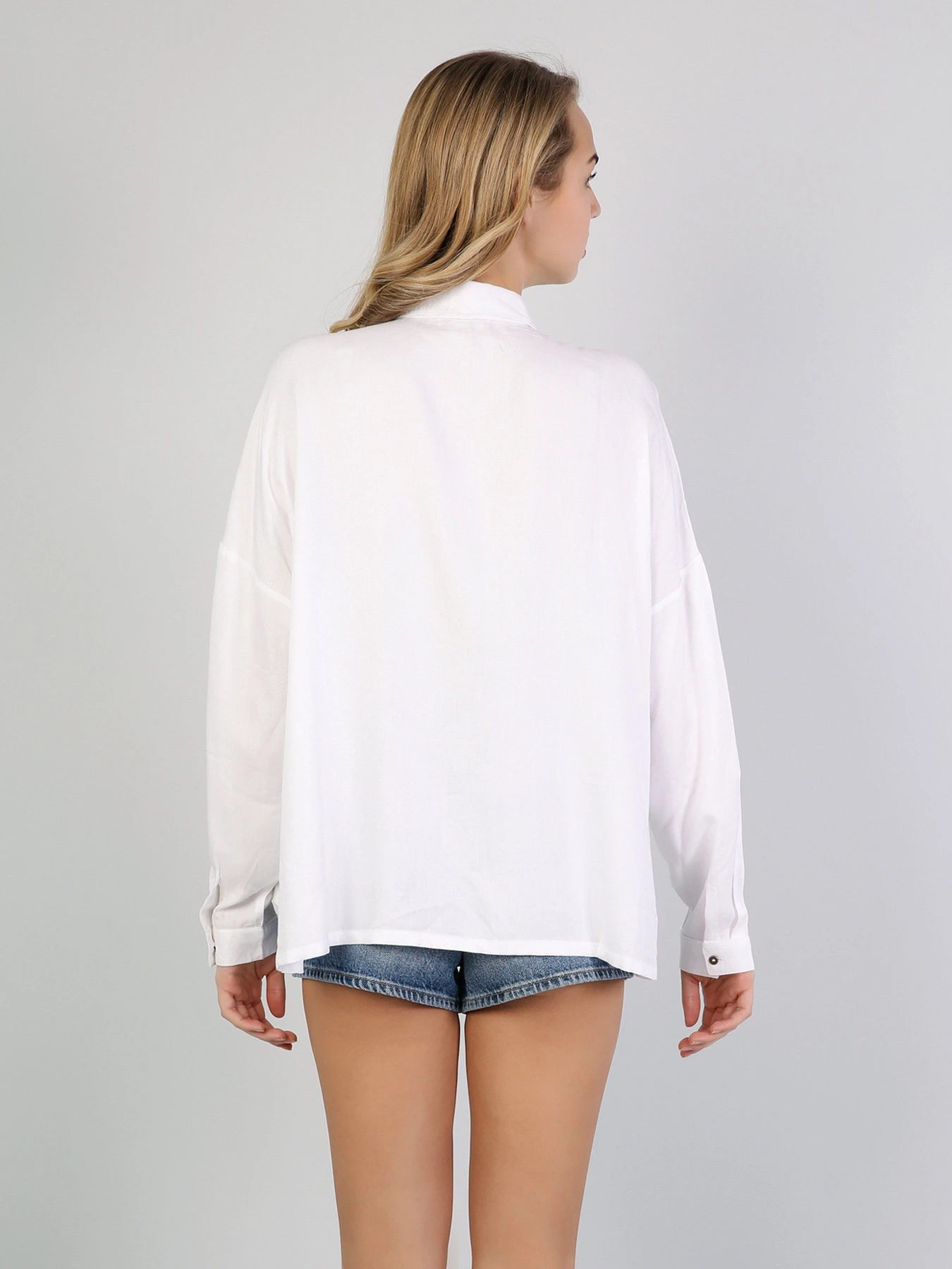 Сорочки Colin’s модель CL1042202WHT Сорочки Colin’s модель CL1042202WHT Фото