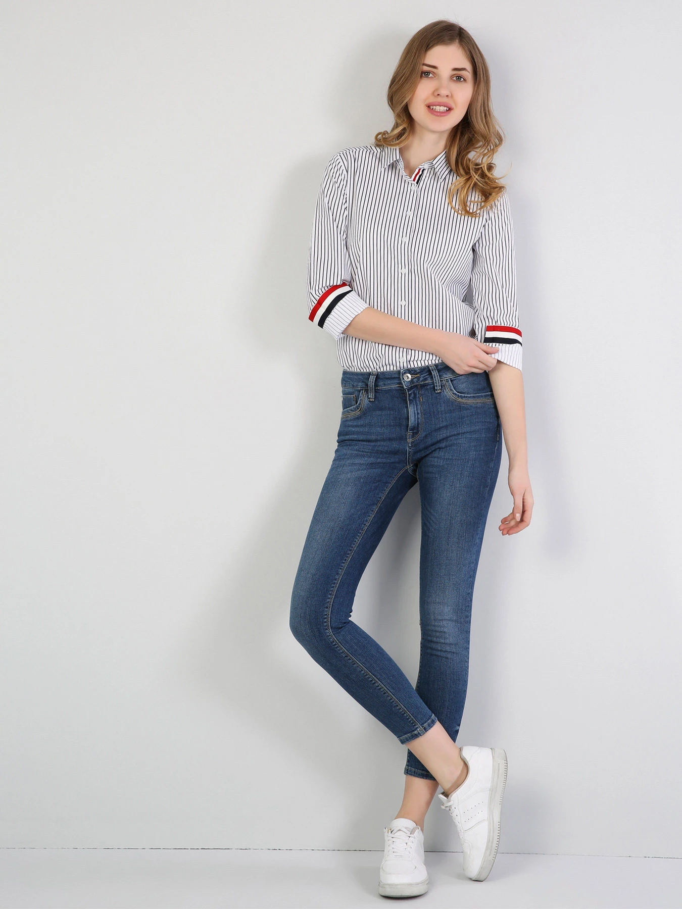 Рубашки Colin’s модель CL1042215WHT Рубашки Colin’s модель CL1042215WHT Фото