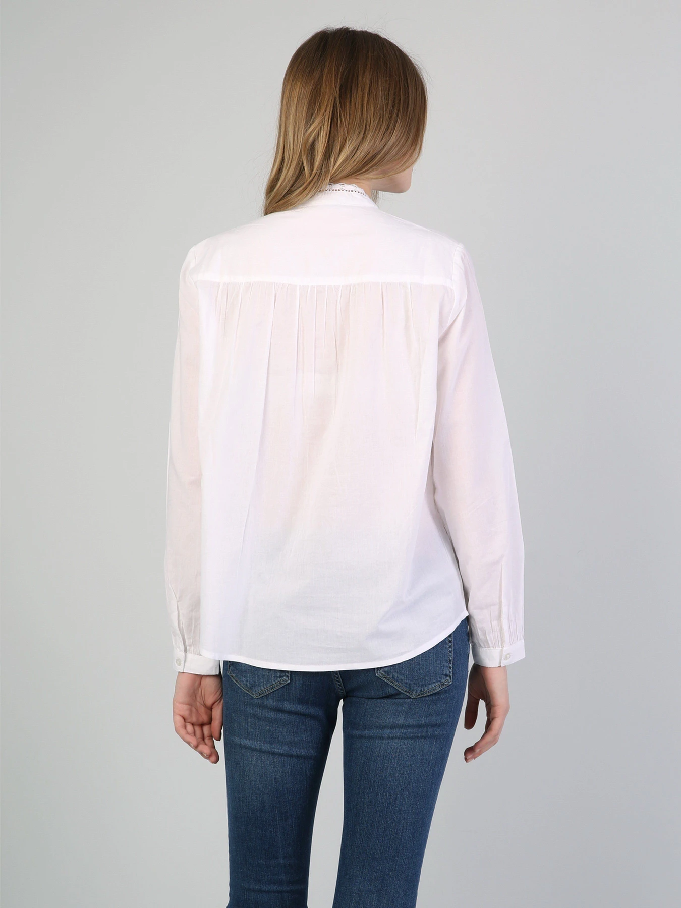 Рубашки Colin’s модель CL1042218WHT Рубашки Colin’s модель CL1042218WHT Фото