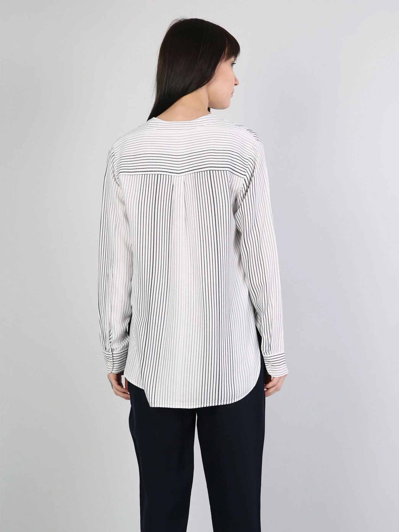 Сорочки Colin’s модель CL1045534WHT Сорочки Colin’s модель CL1045534WHT Фото