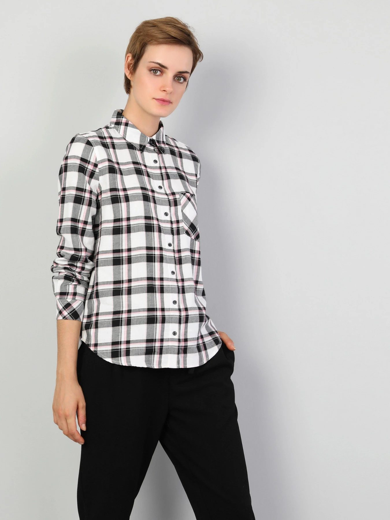 Рубашки Colin’s модель CL1047120BLK Рубашки Colin’s модель CL1047120BLK Фото