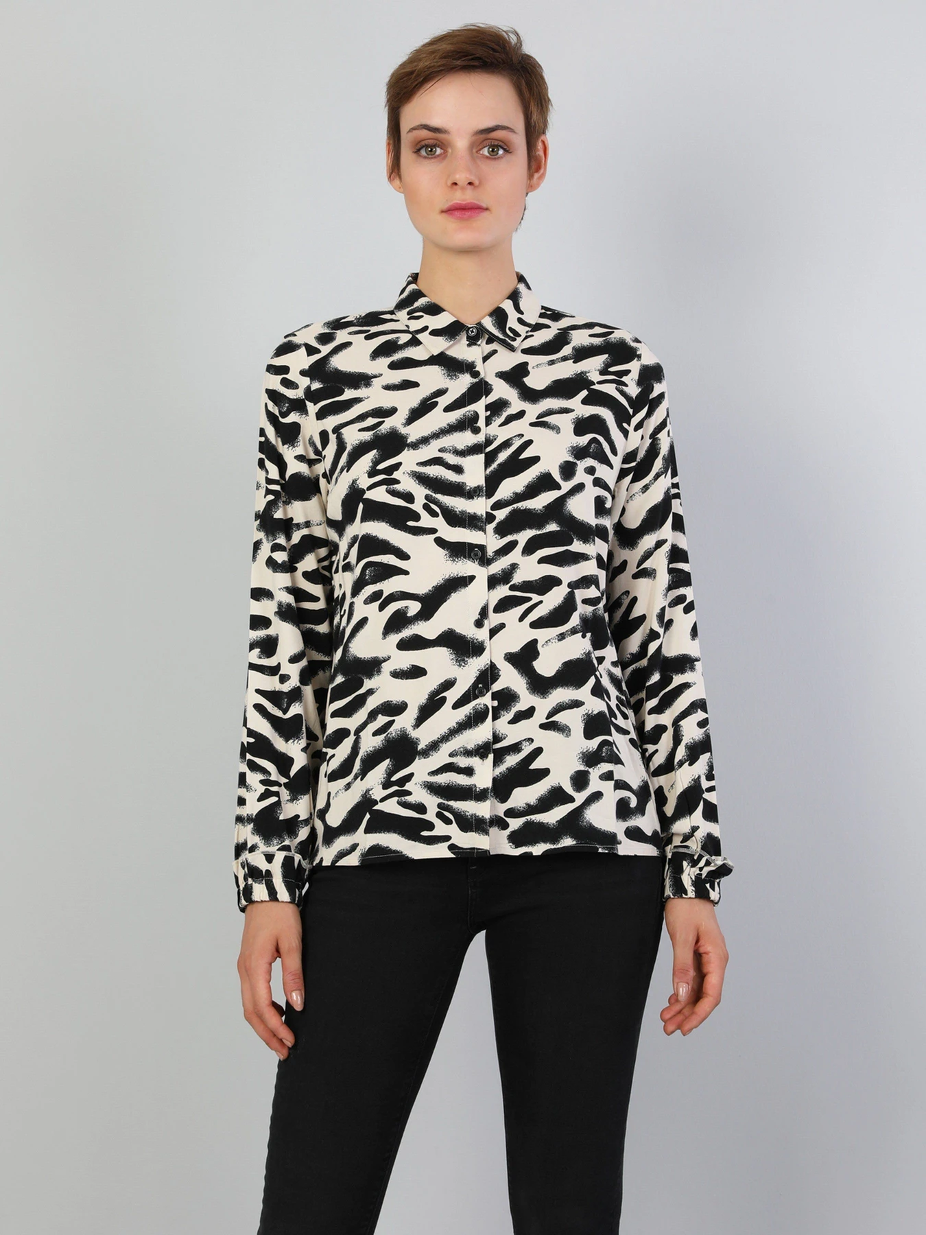 Сорочки Colin’s модель CL1047606OFW Сорочки Colin’s модель CL1047606OFW Фото