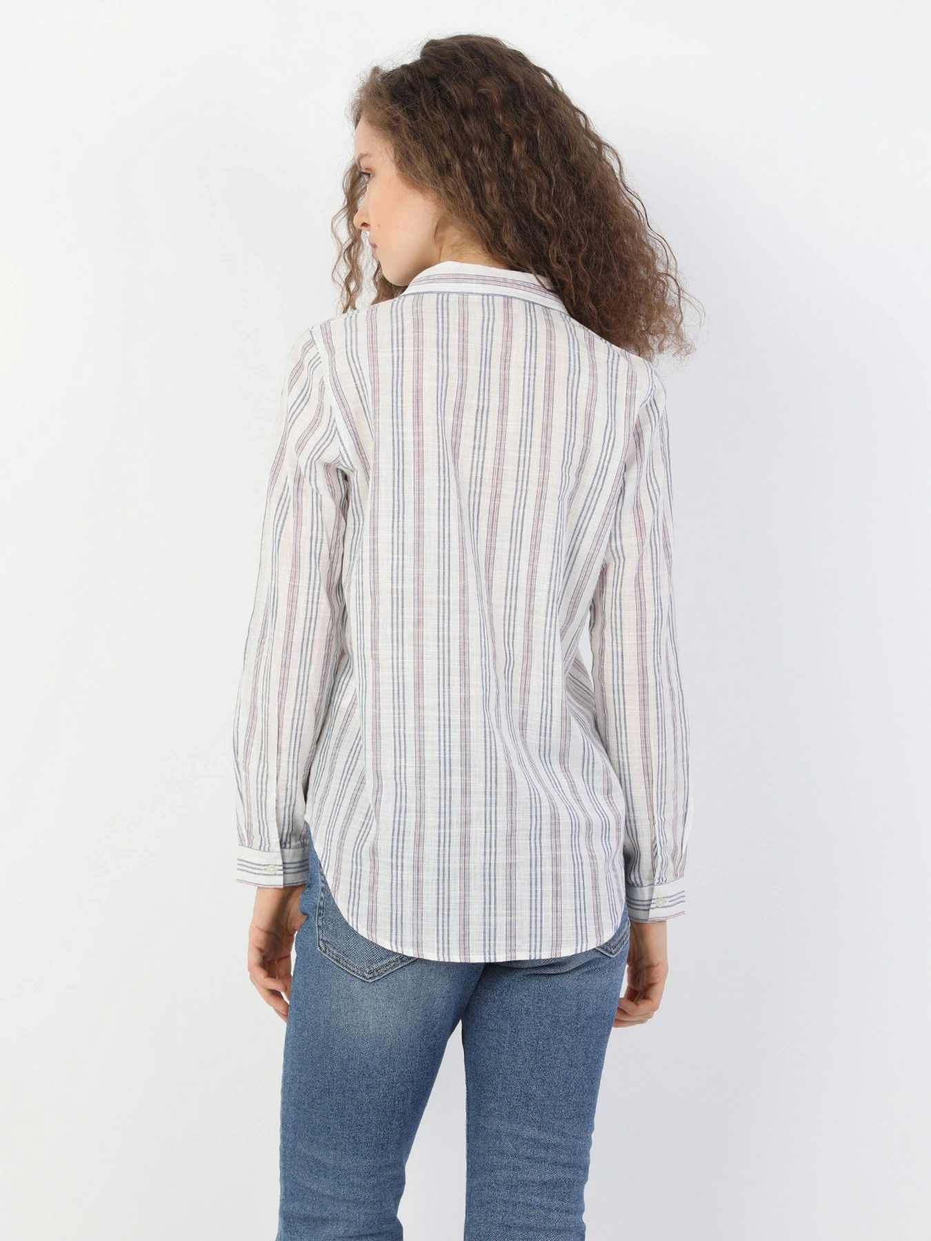 Сорочки Colin’s модель CL1047942OFW Сорочки Colin’s модель CL1047942OFW Фото