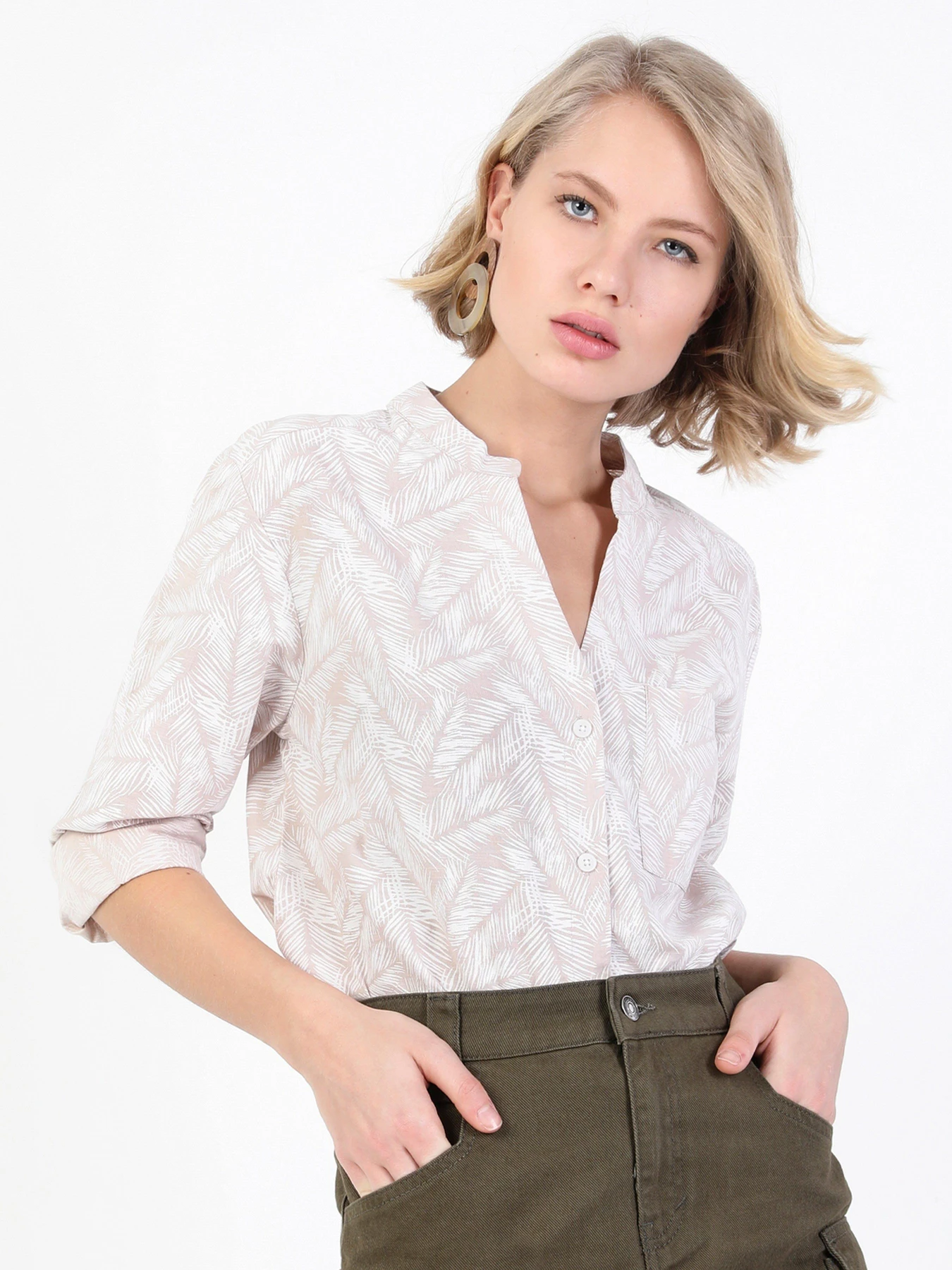 Рубашки Colin’s модель CL1048907BEI Рубашки Colin’s модель CL1048907BEI Фото